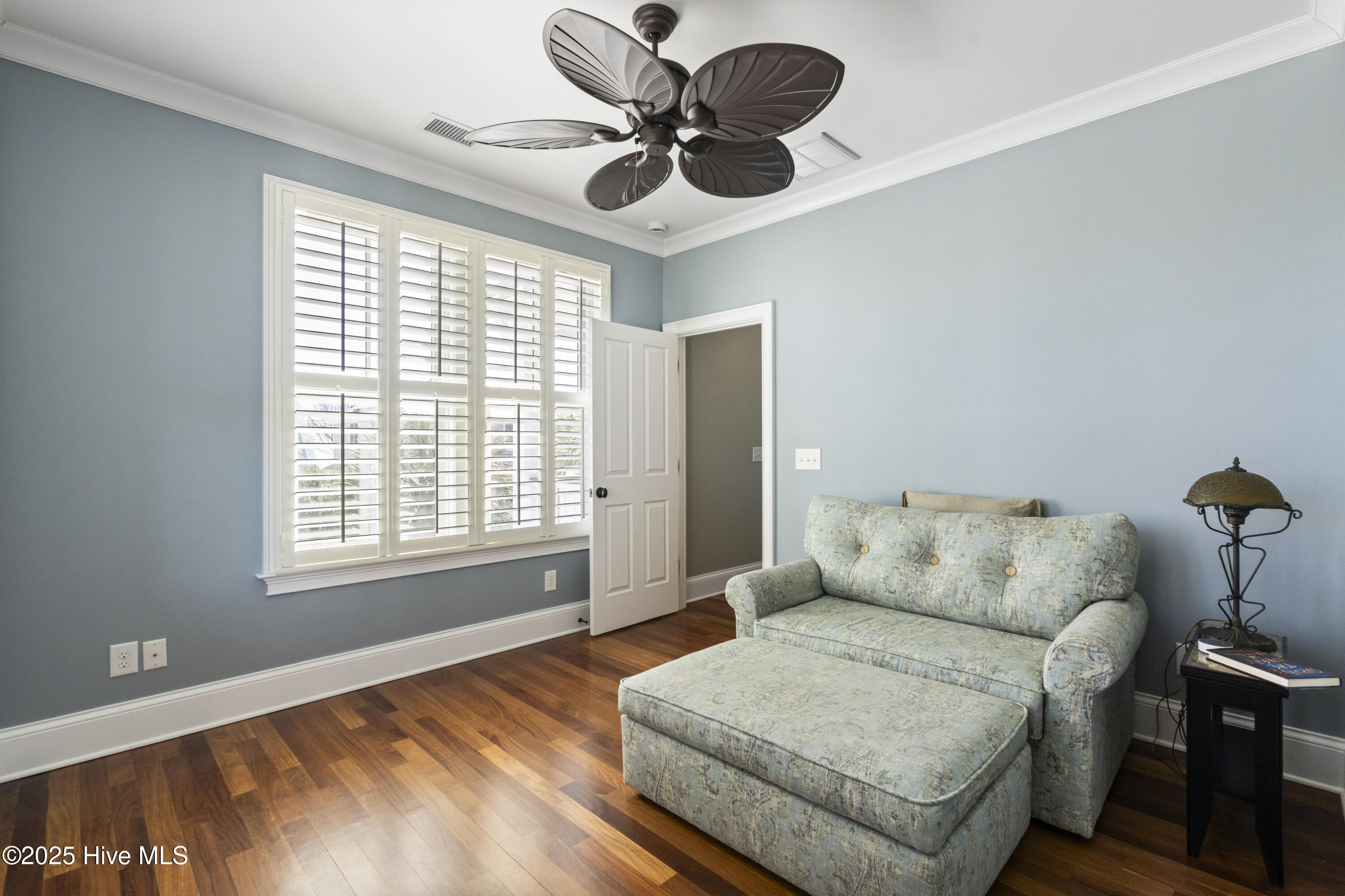 100498817 | Photo 41