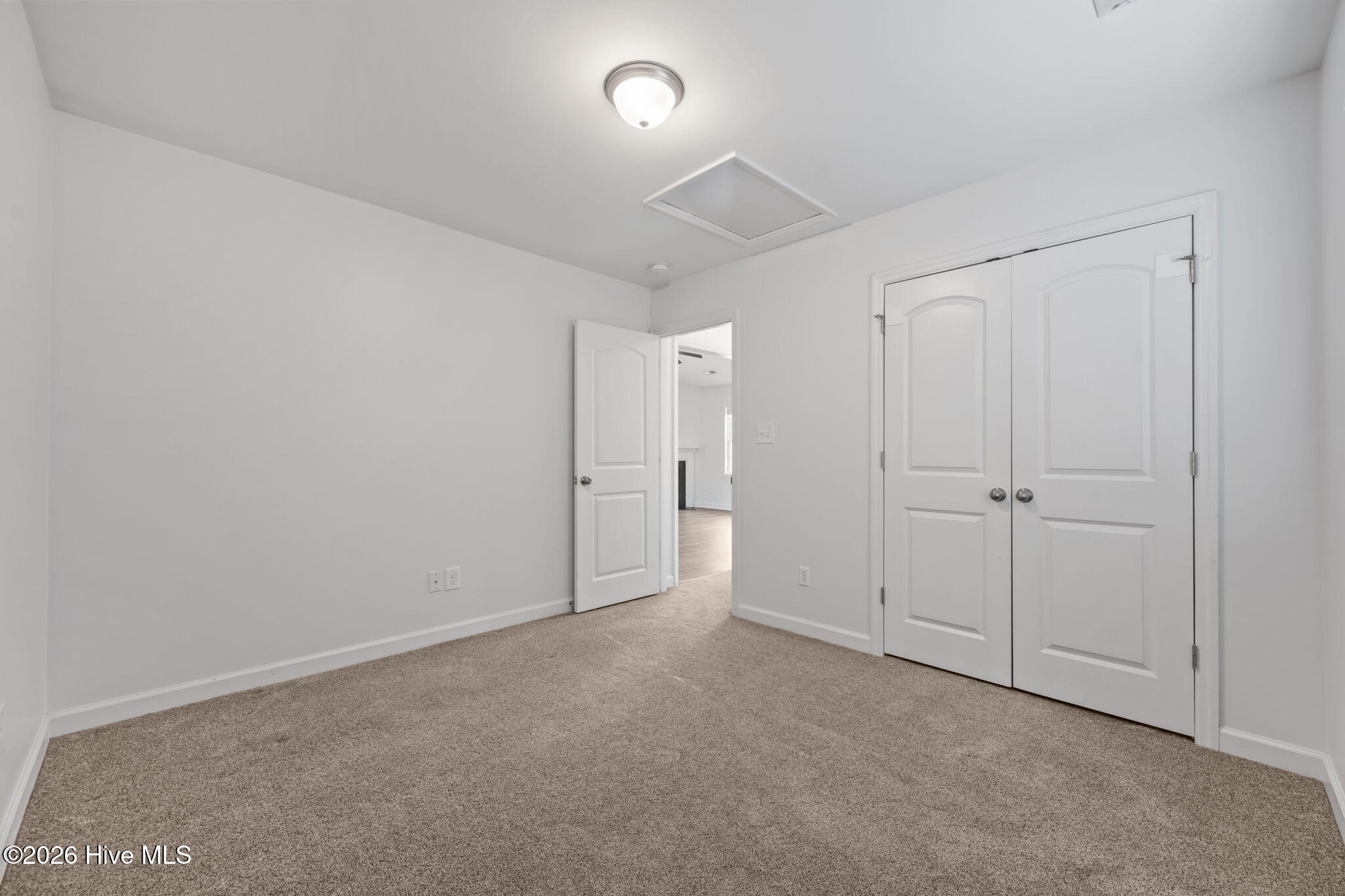 100562180 | Photo 17