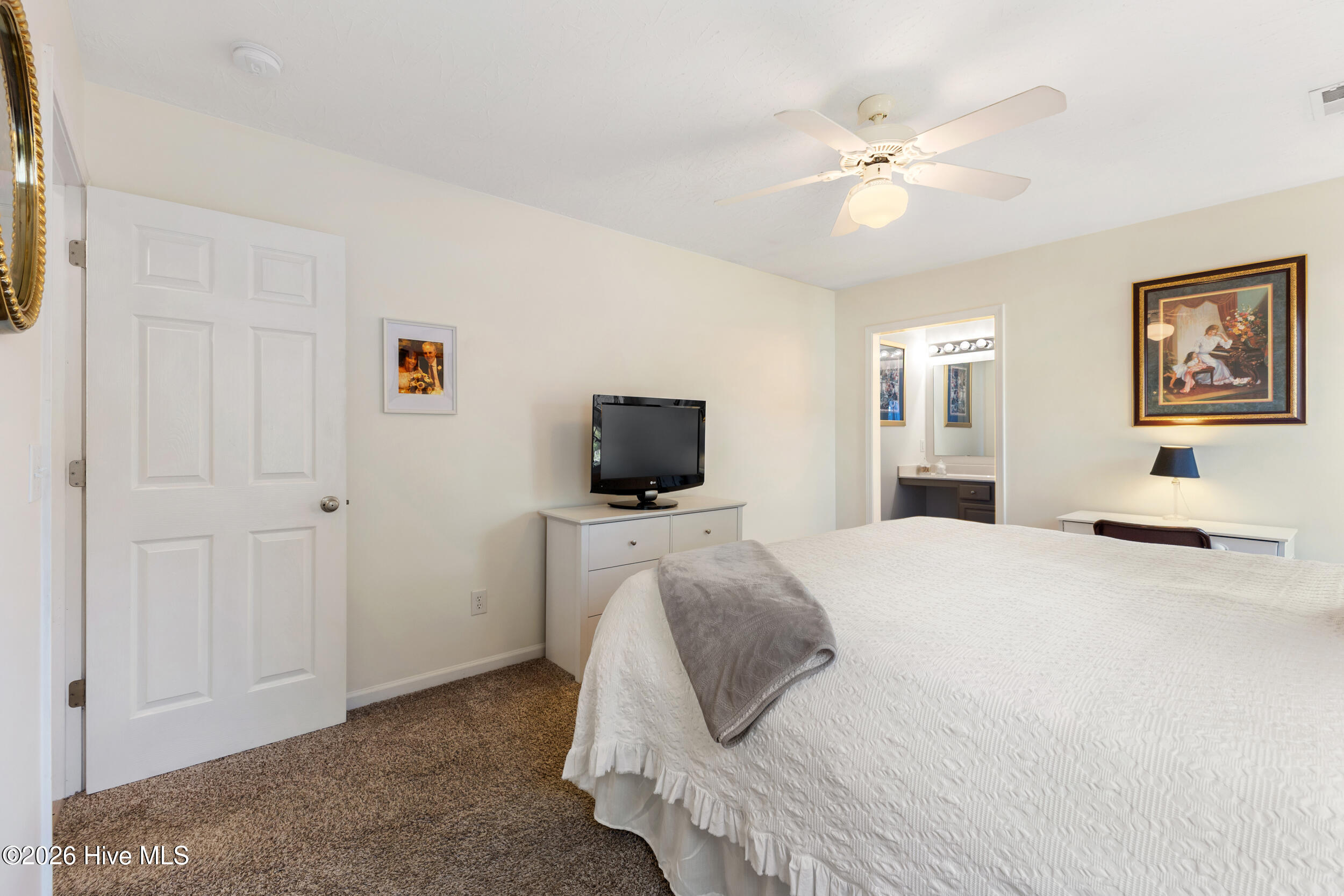 100561177 | Photo 17