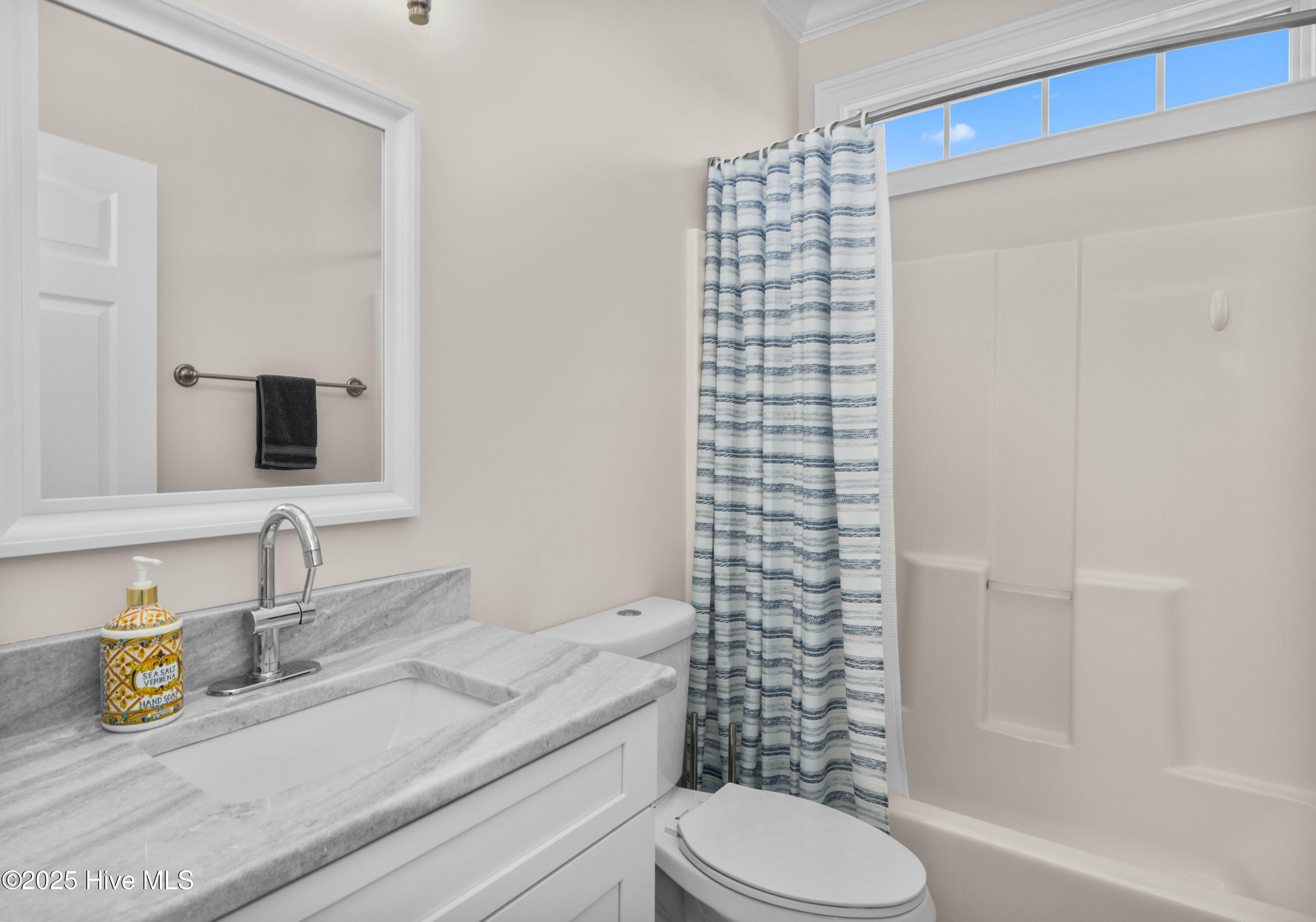 100537525 | Photo 42