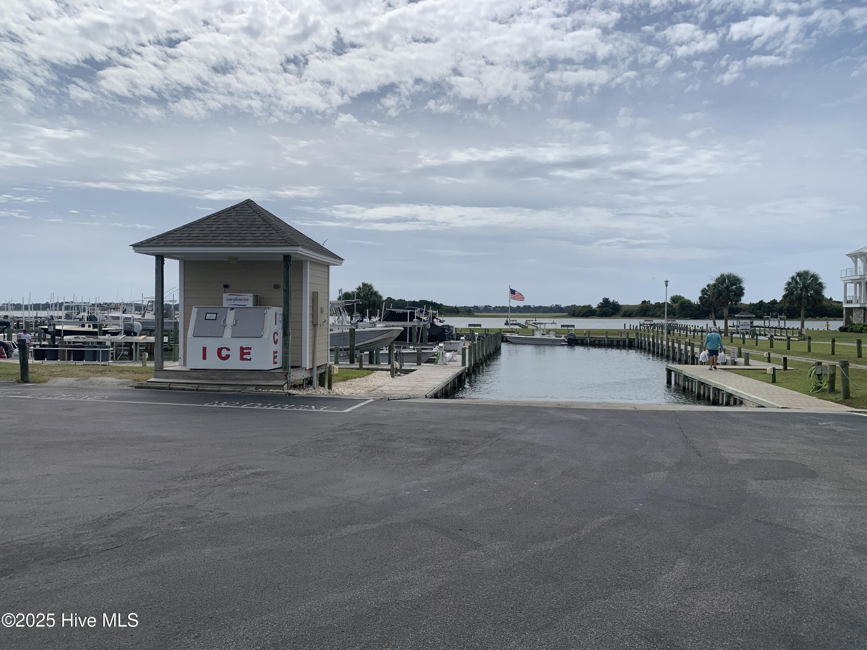 650 Cedar Point Boulevard UNIT C 31, Cedar Point, NC, 28584