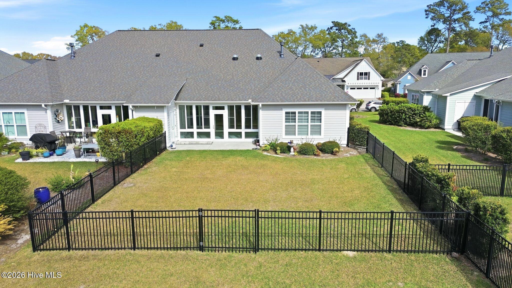 100565141 | Photo 30