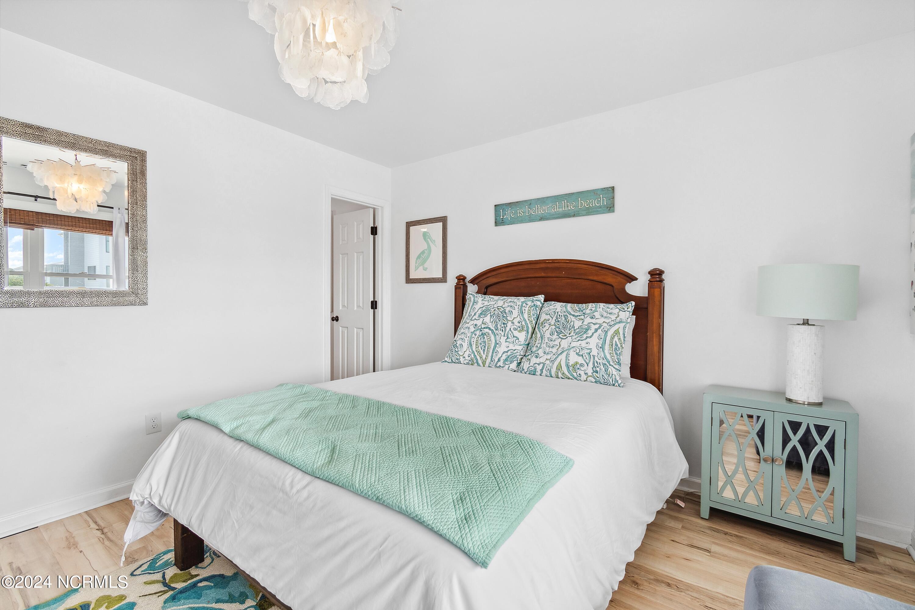 100558410 | Photo 59