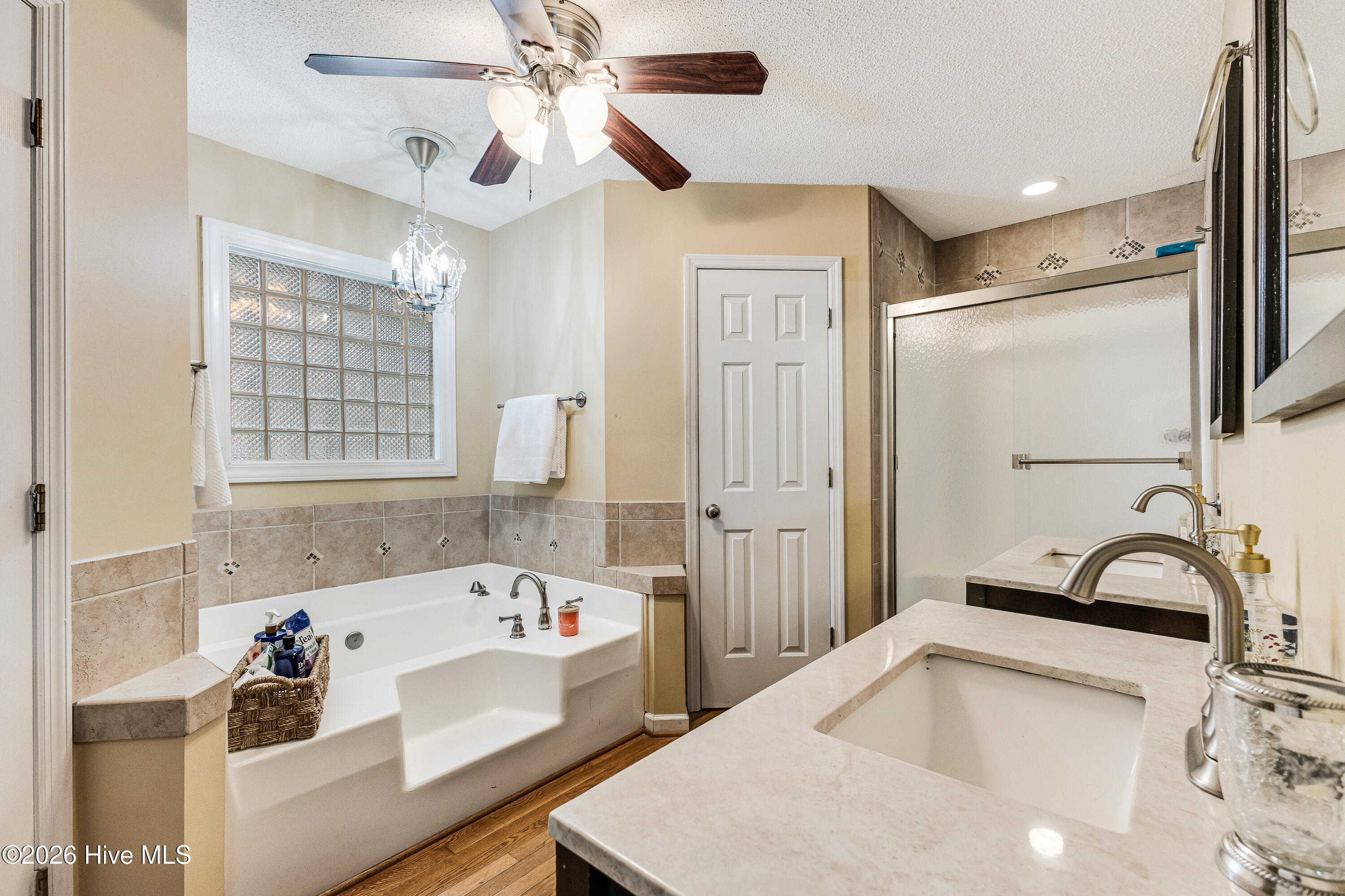 100551120 | Photo 27