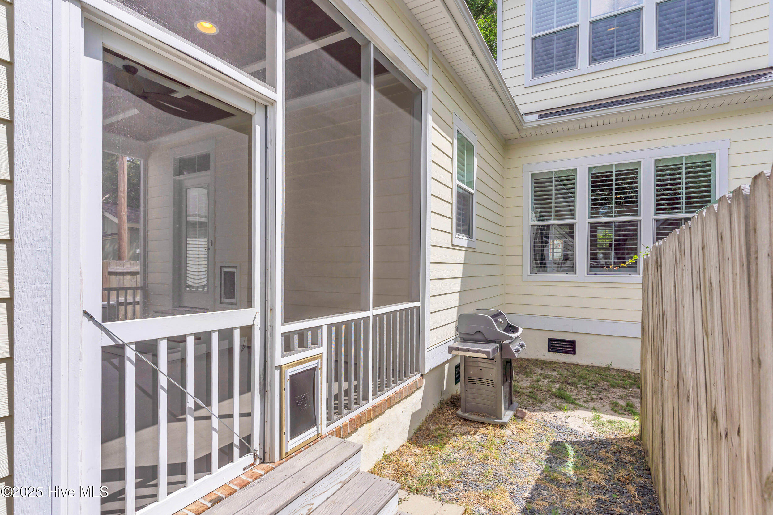 100516979 | Photo 35