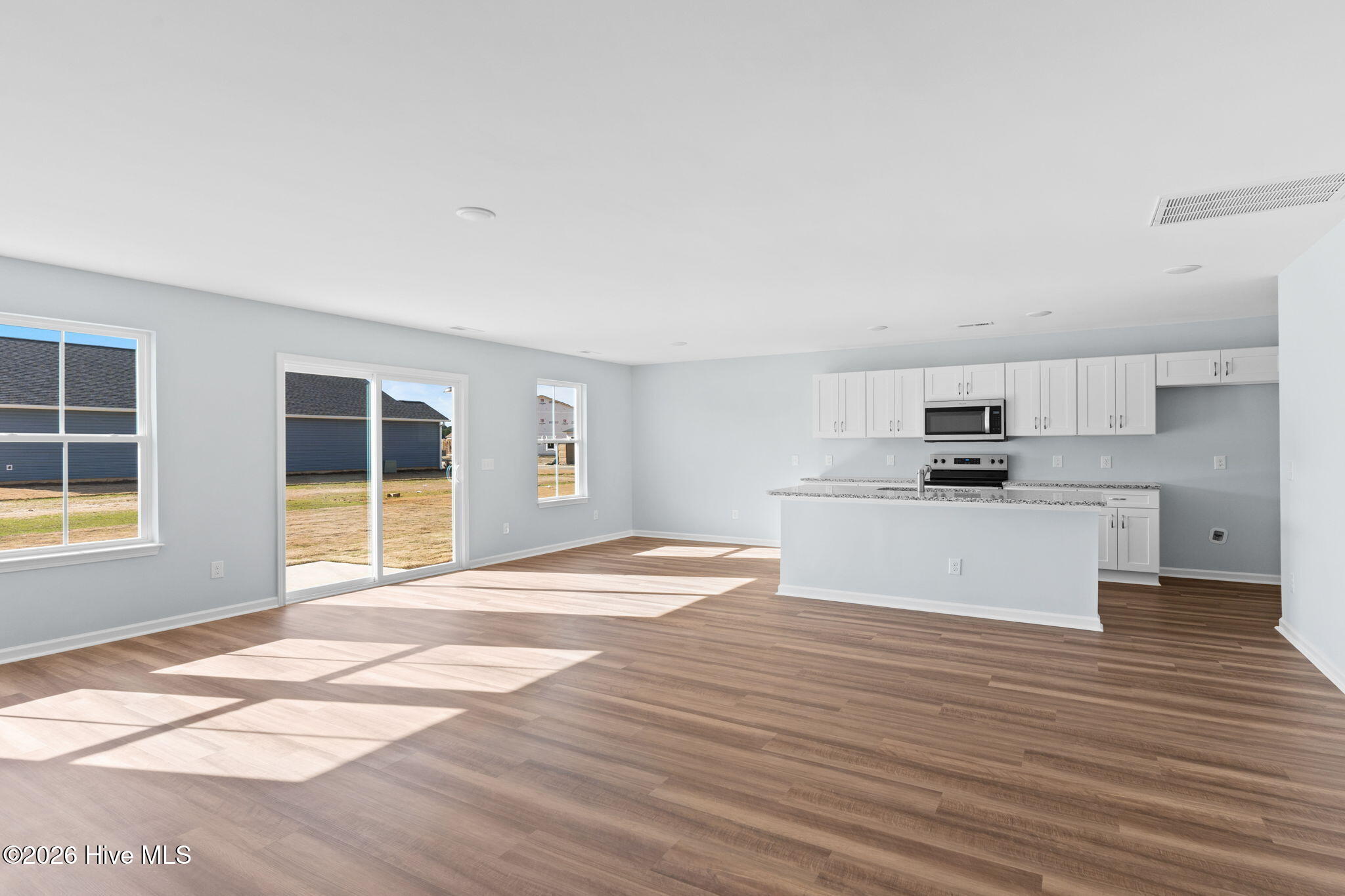 100534637 | Photo 12