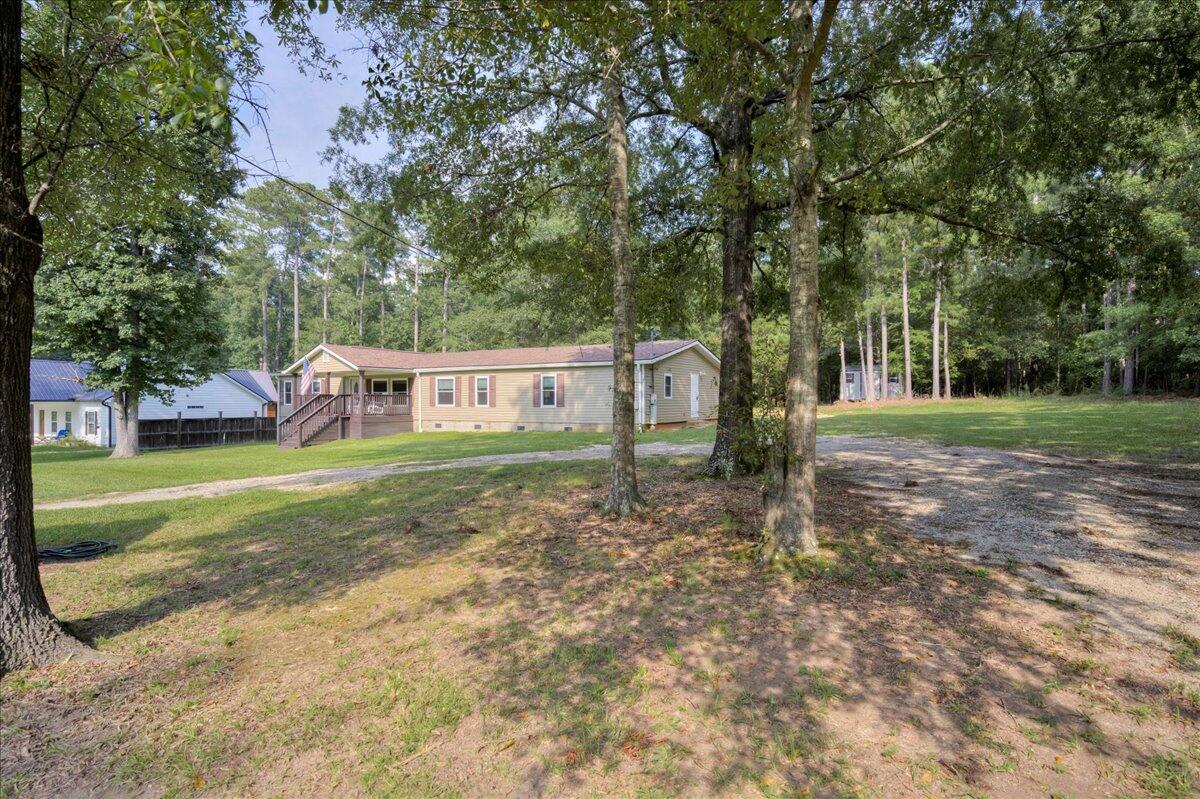 1755 Comanche Circle