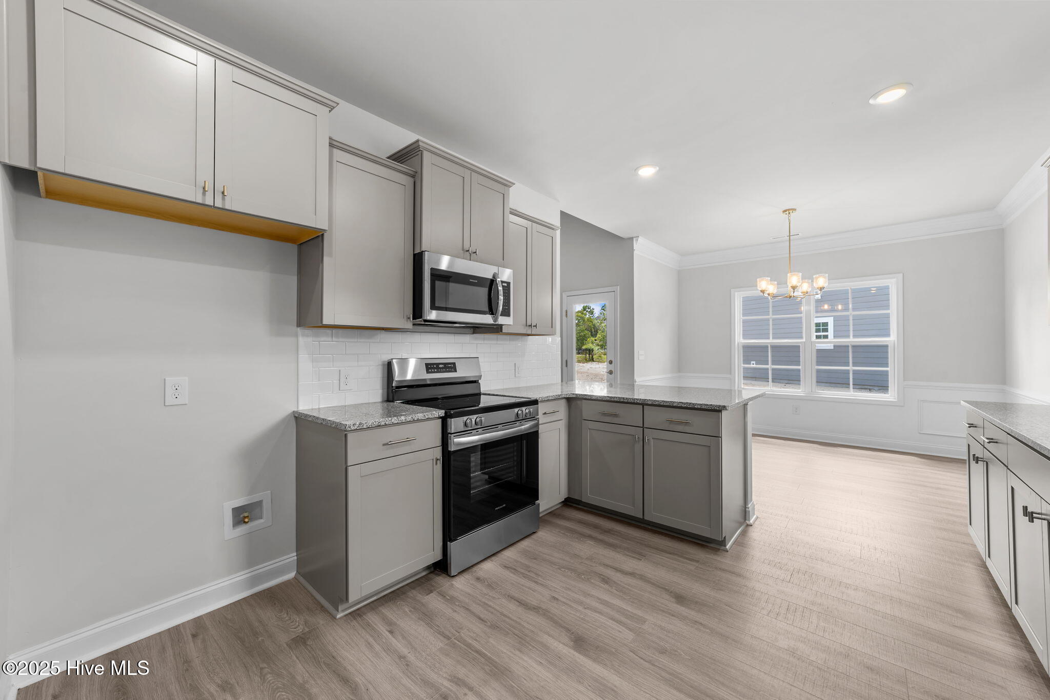 100523813 | Photo 11