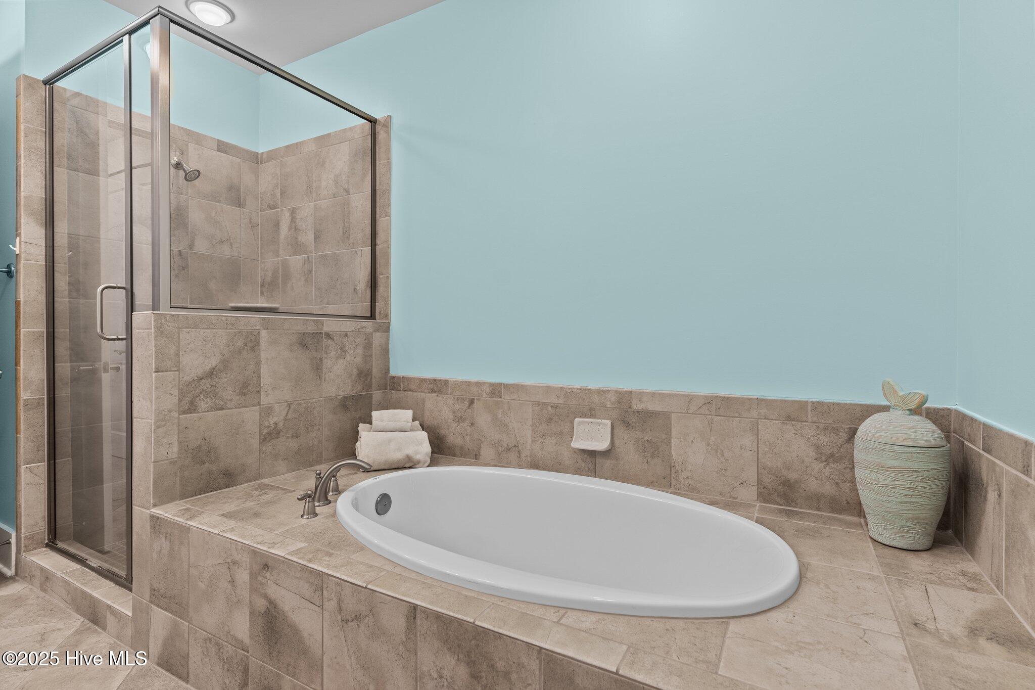 100542732 | Photo 28