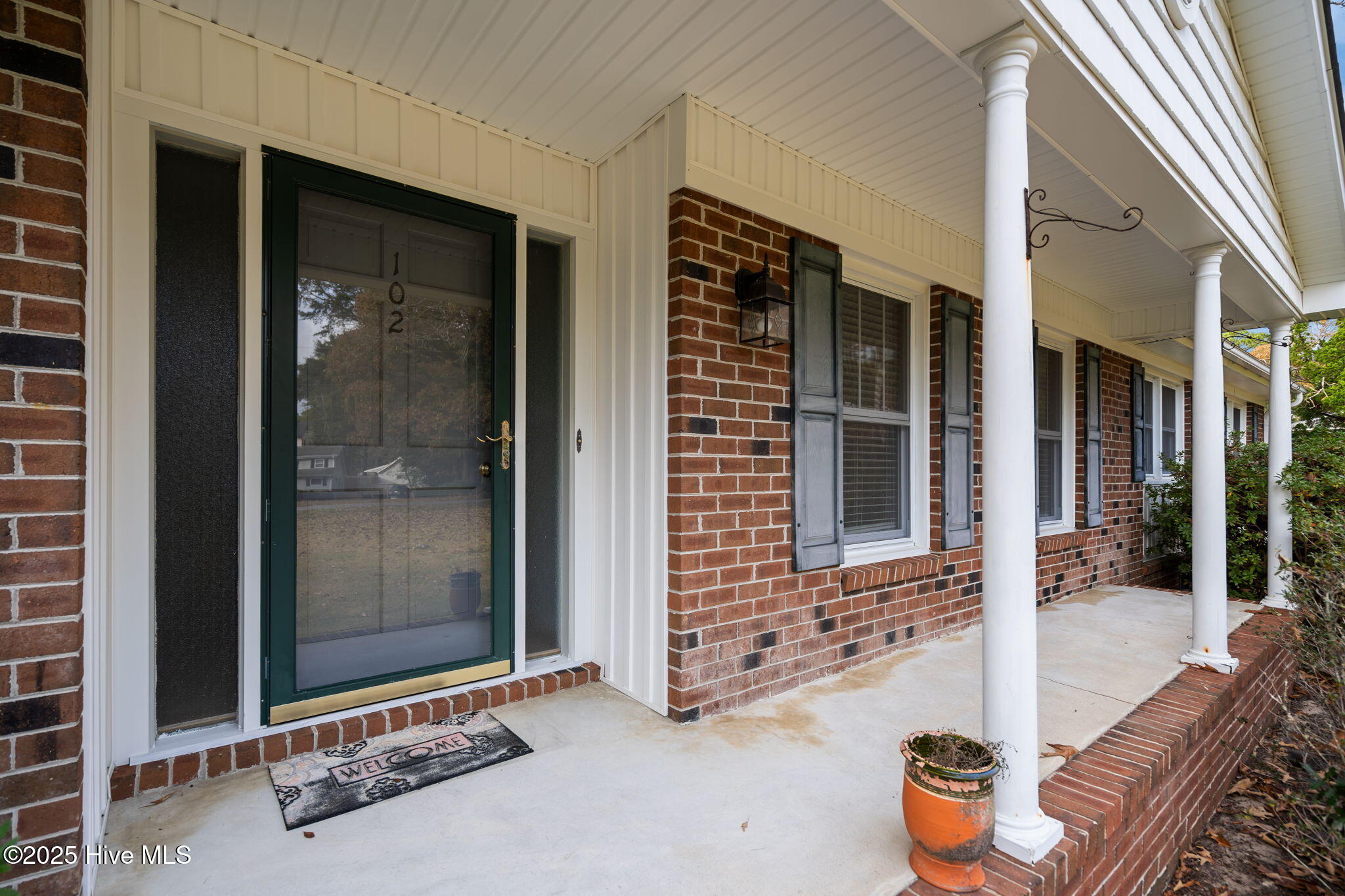 100542917 | Photo 37