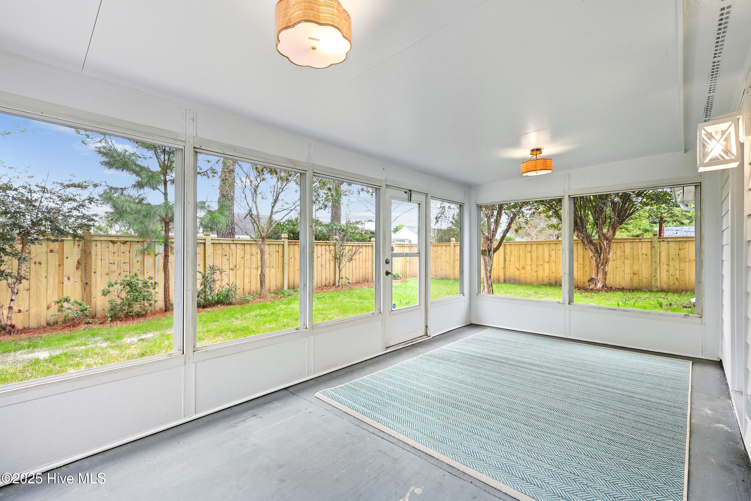 100540559 | Photo 20