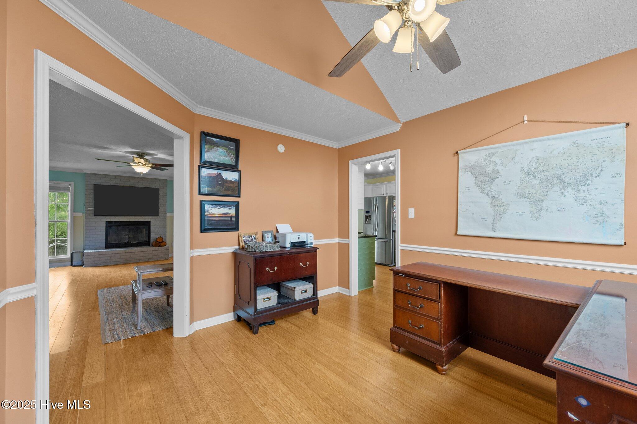 100548060 | Photo 15