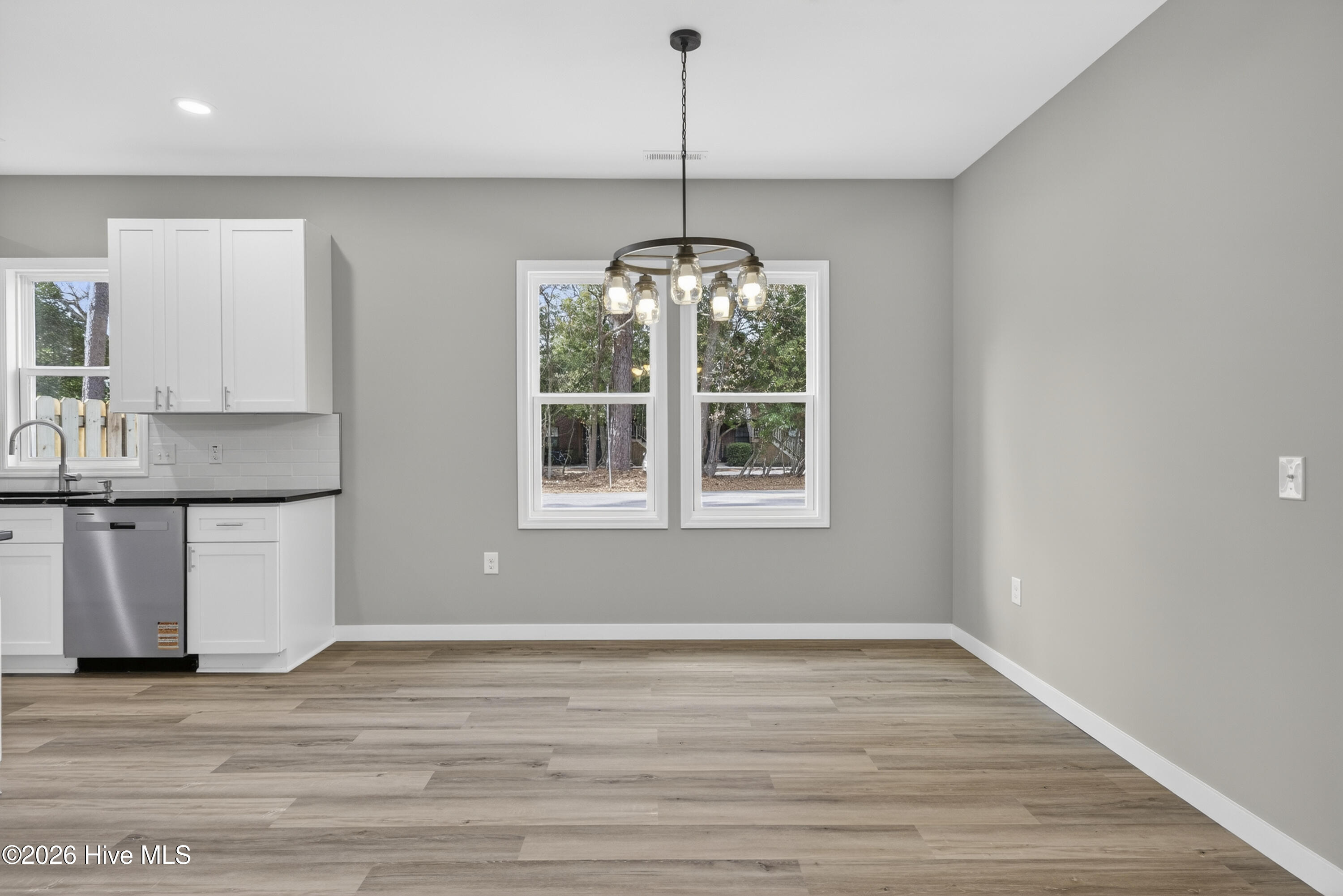 100548681 | Photo 10