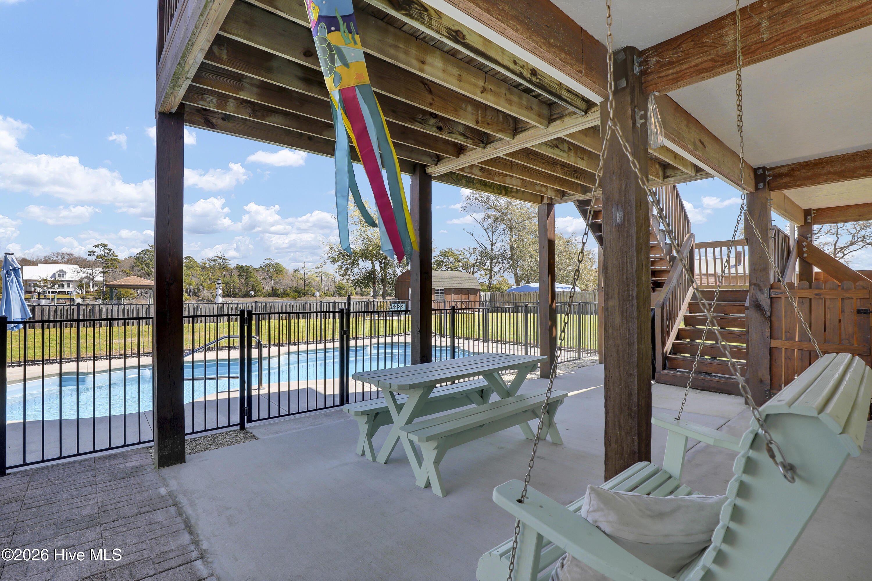 100561433 | Photo 28