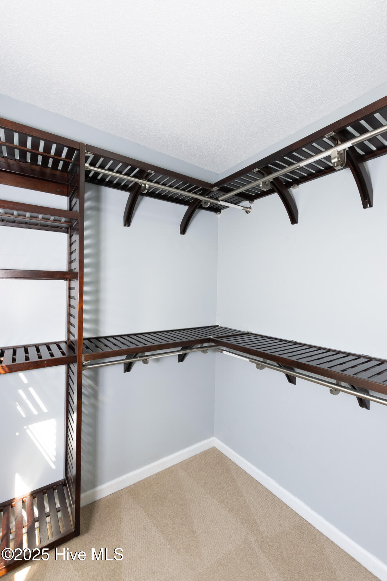 100522001 | Photo 31