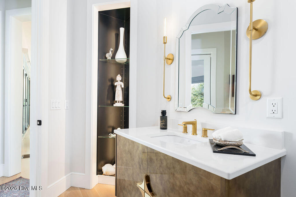 100565197 | Photo 31