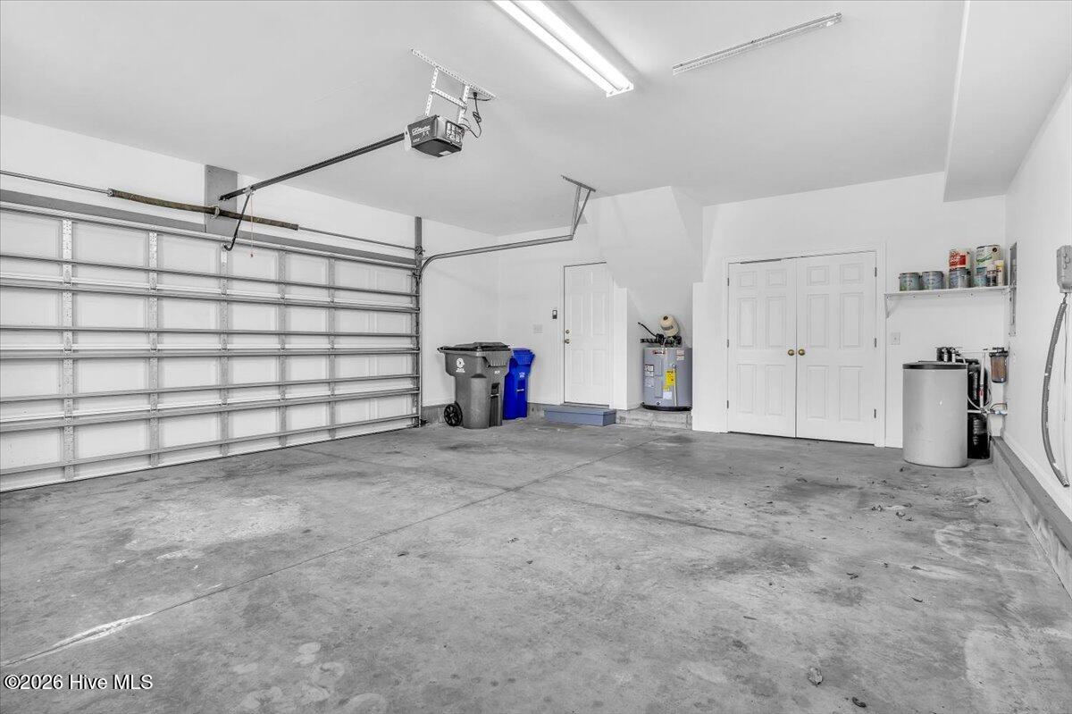 100569829 | Photo 30