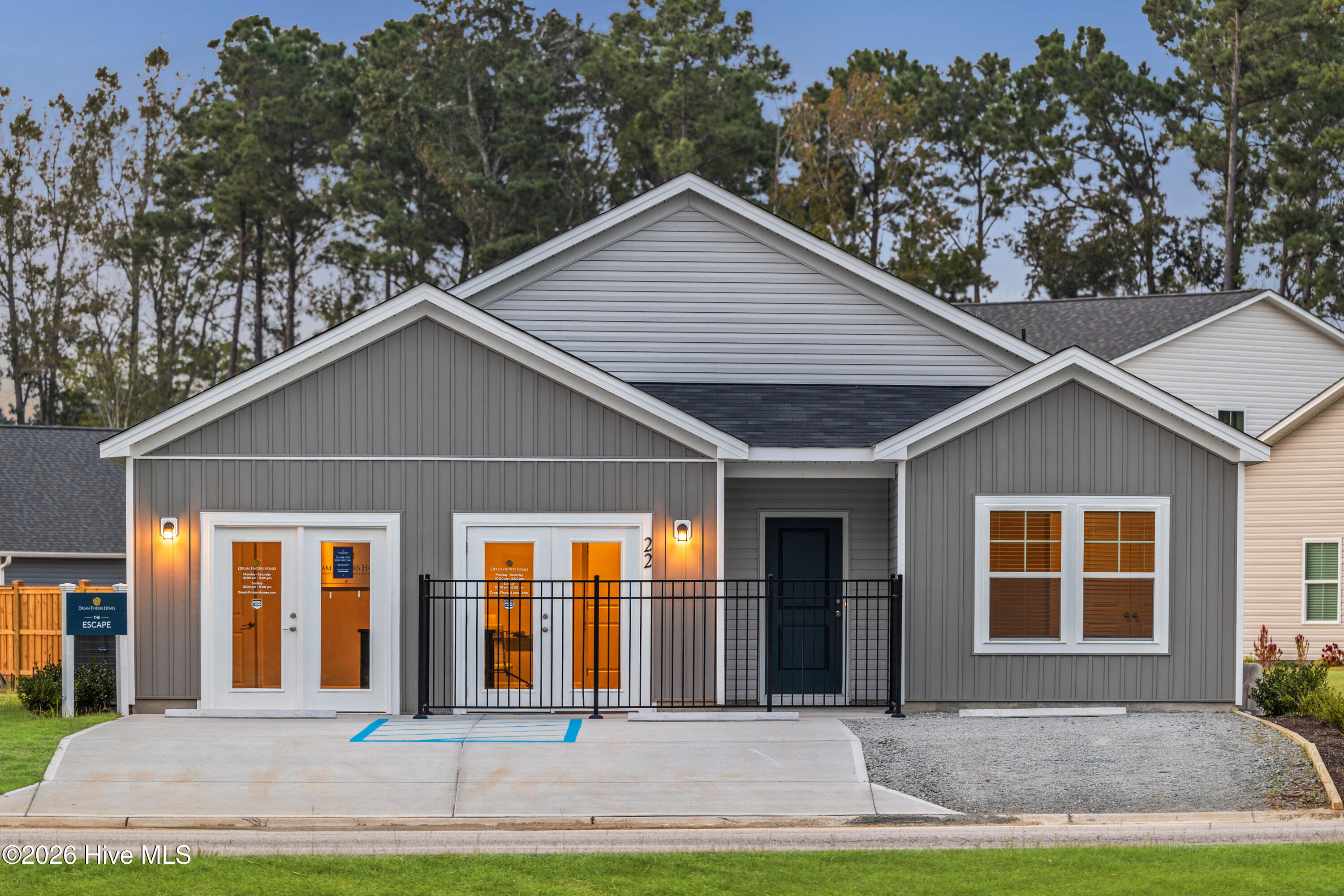 100563814 | Photo 20