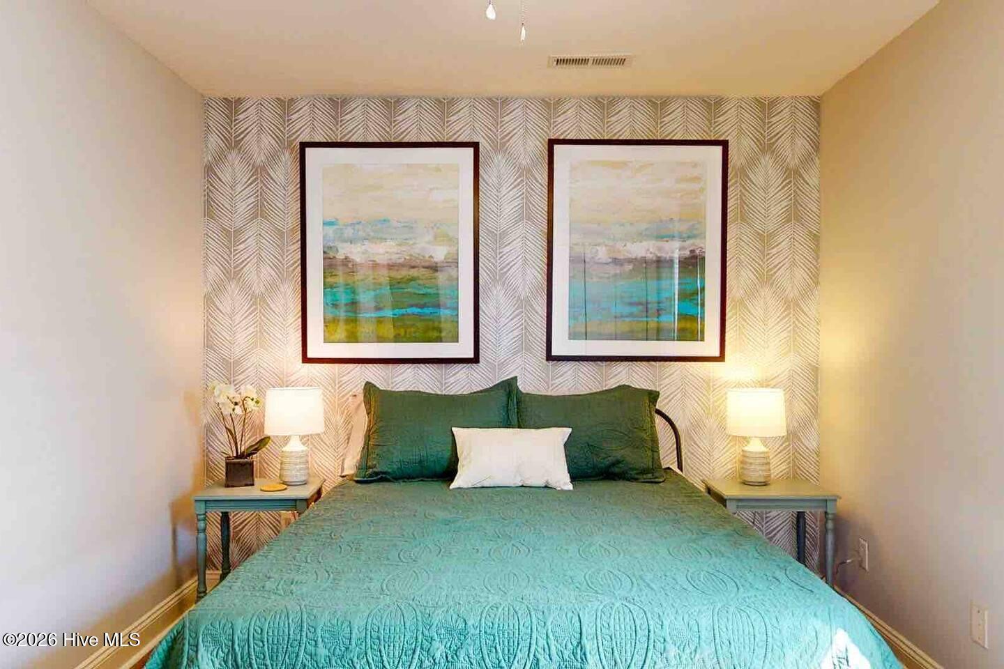 100566637 | Photo 16