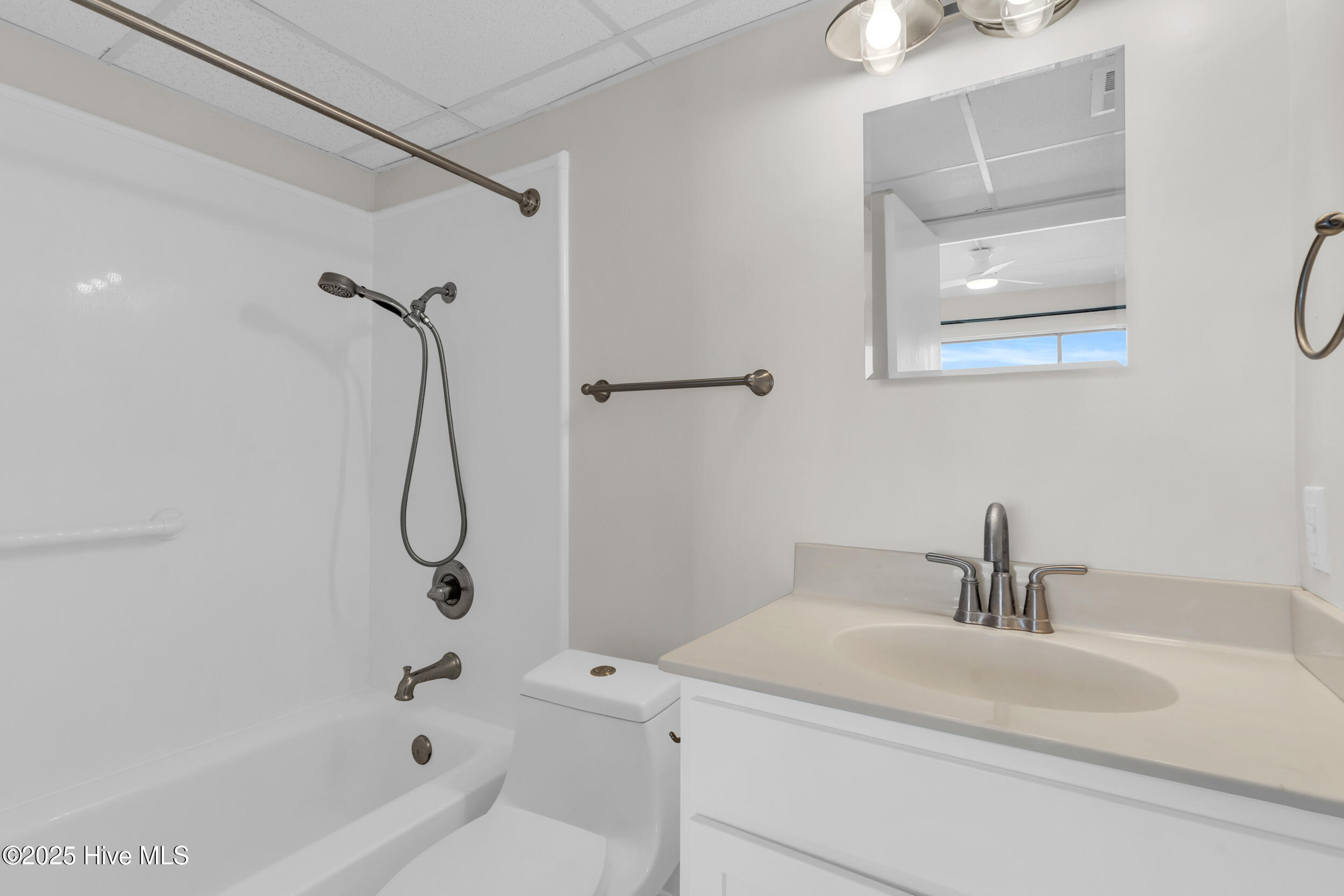 100516351 | Photo 22