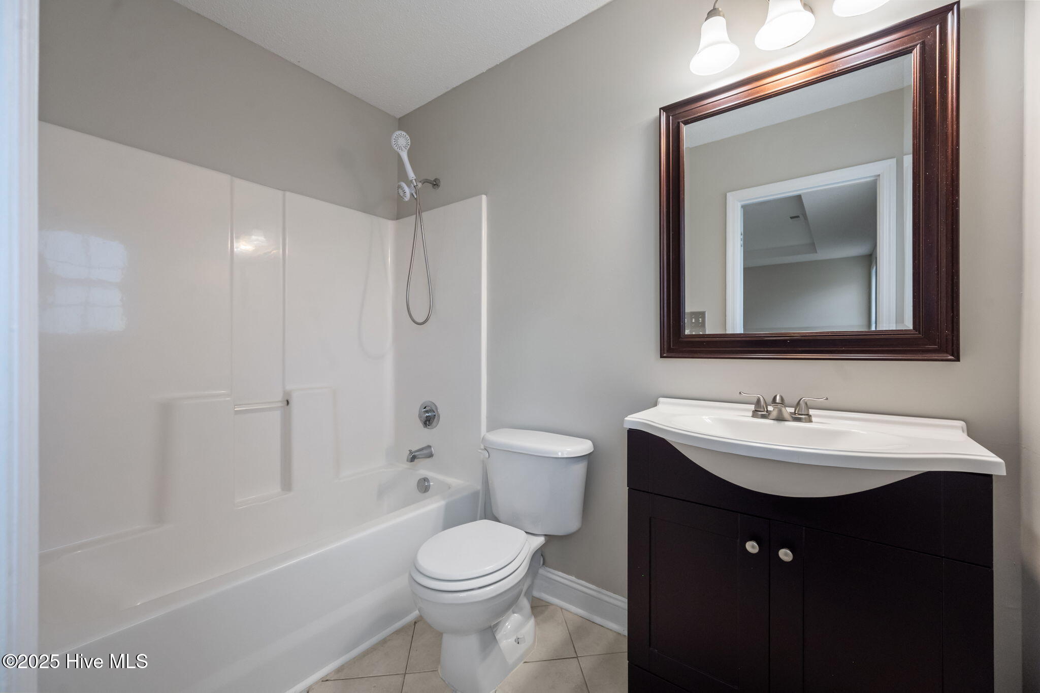 100547097 | Photo 30