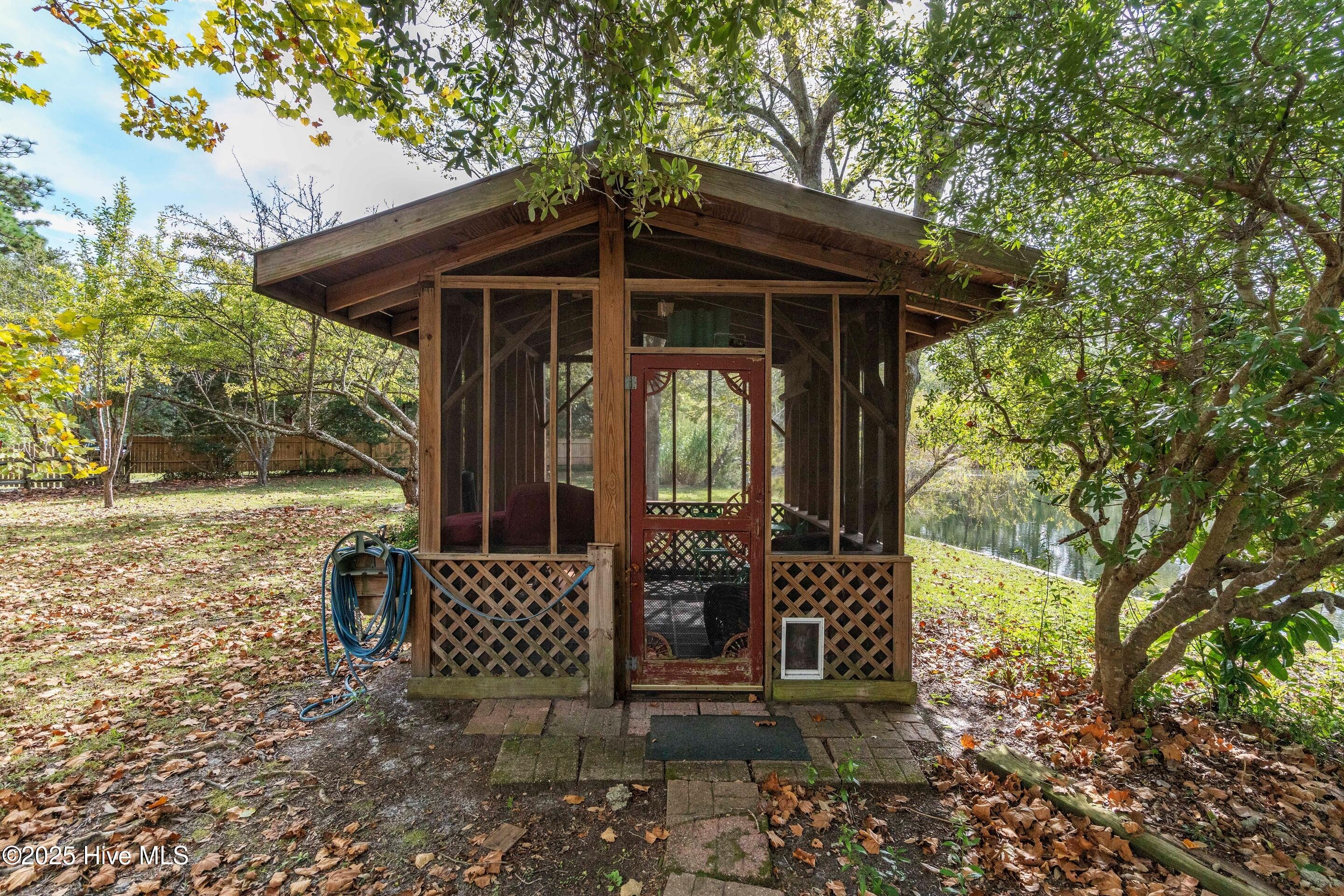 100535667 | Photo 56