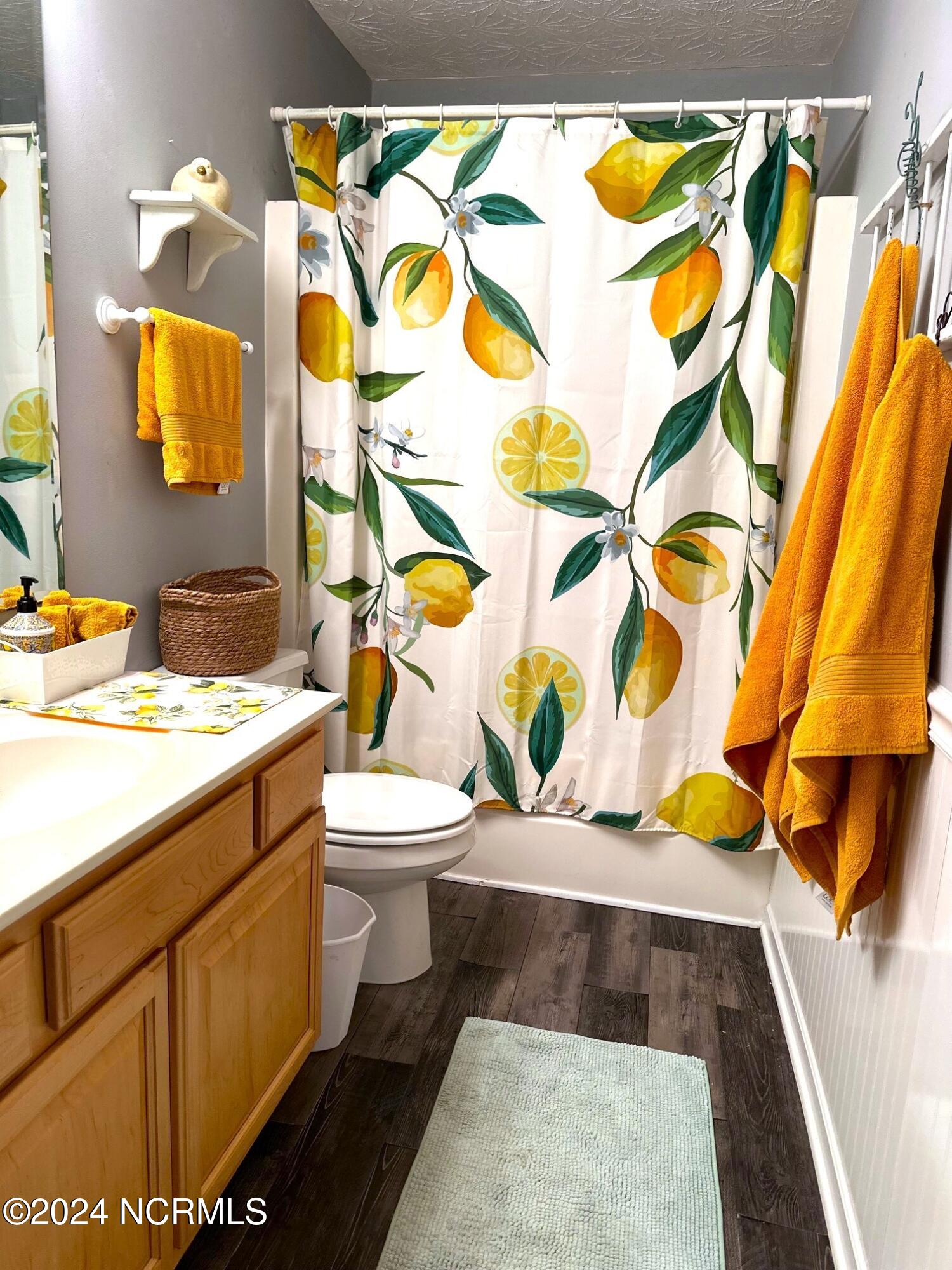 100551798 | Photo 26