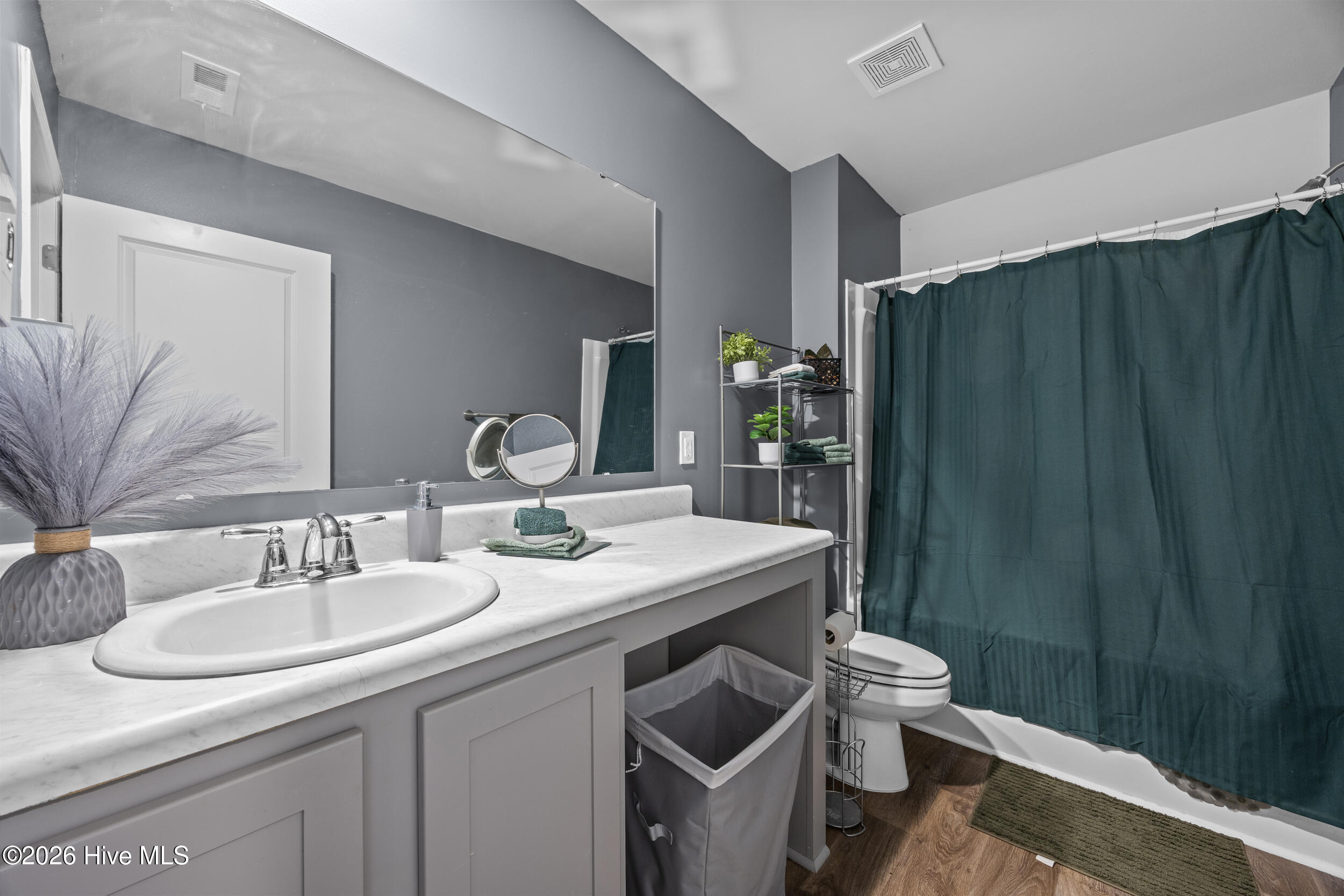 100558909 | Photo 28