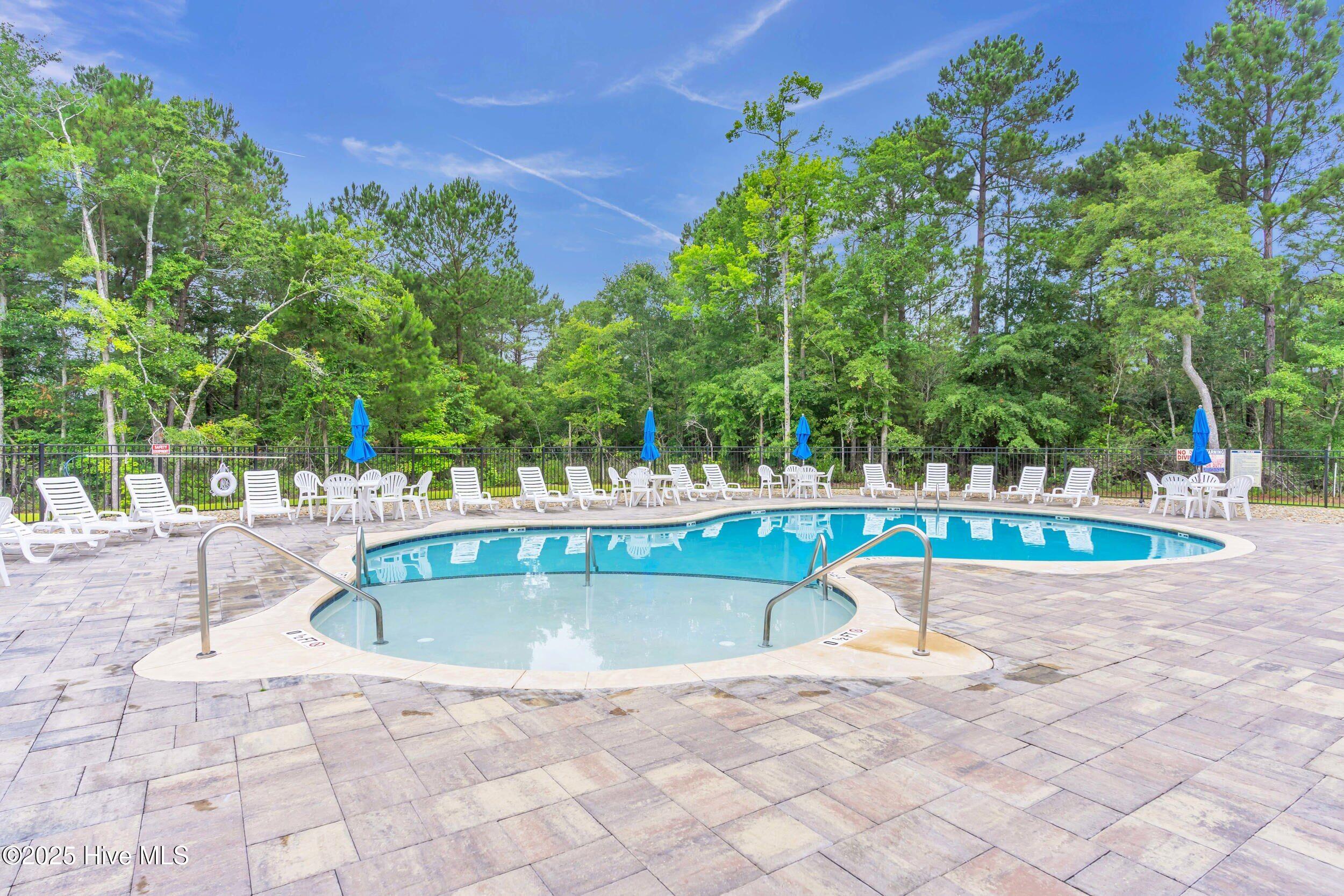 100514304 | Photo 49