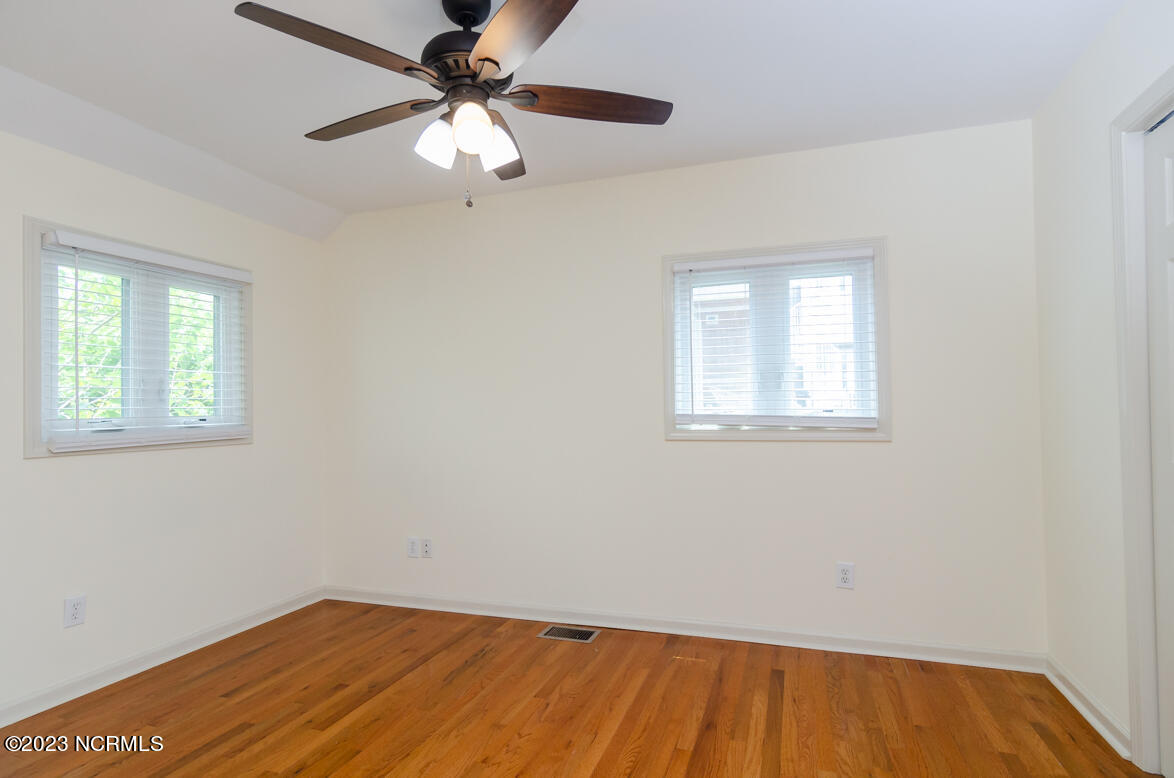 100568383 | Photo 27