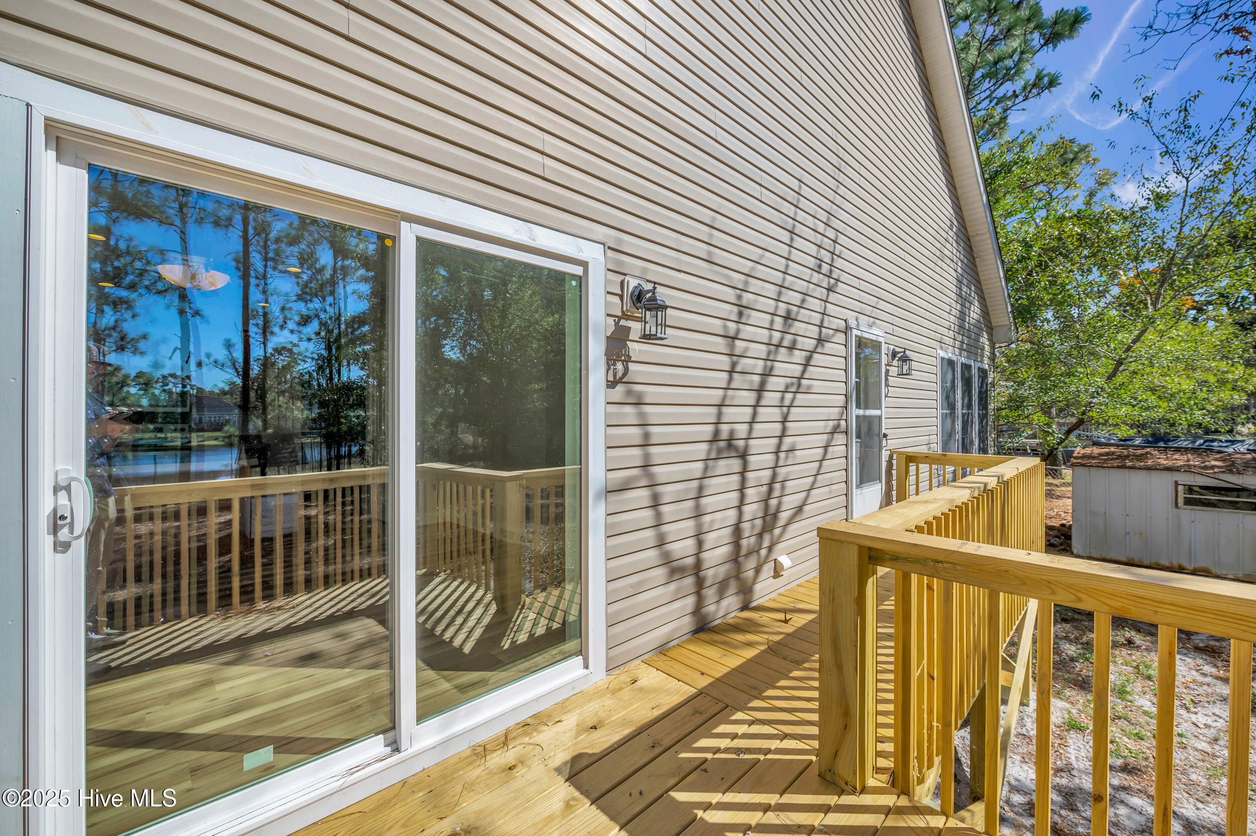 100537986 | Photo 36