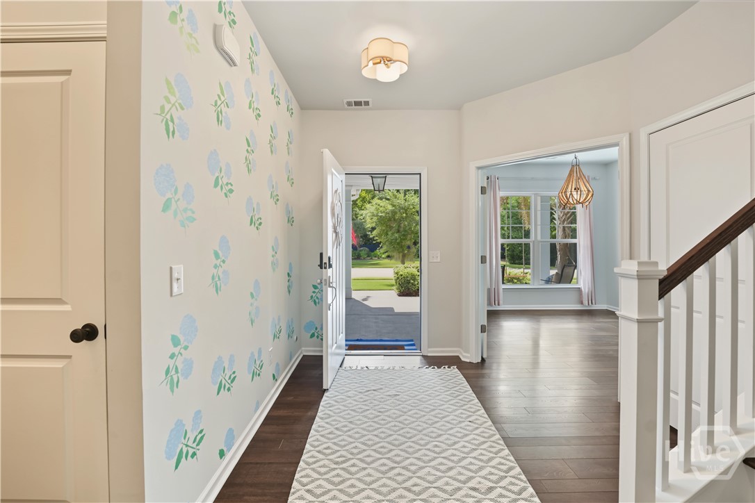 Photo 2 of Single family home for sale at 204 Whetstone Dr, Savannah, GA 31410 | MLS# SA366100 | Listing updated on 2026-10-09