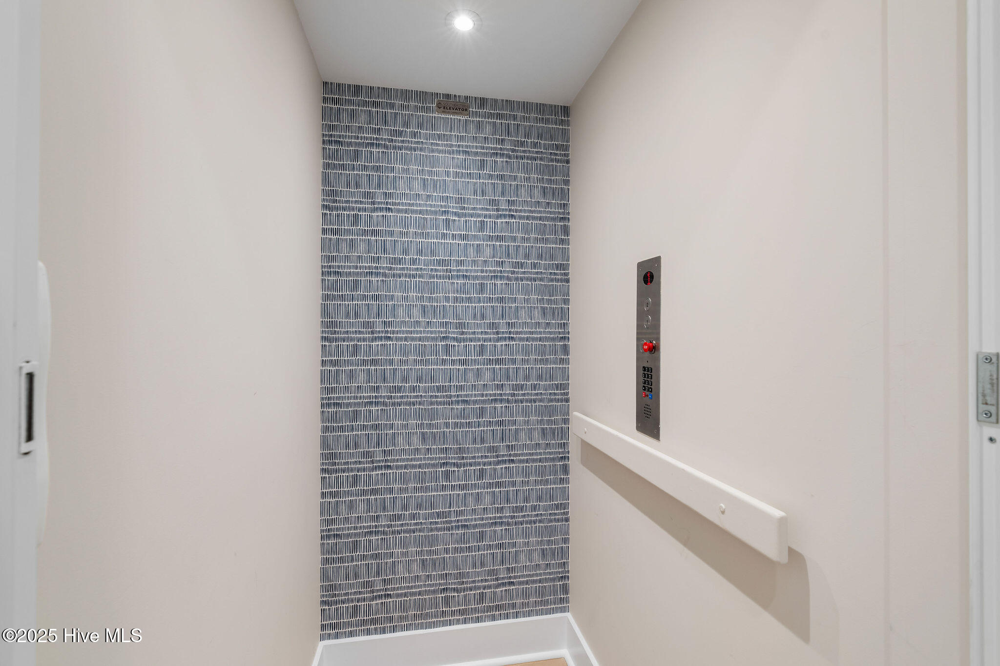 100555658 | Photo 41