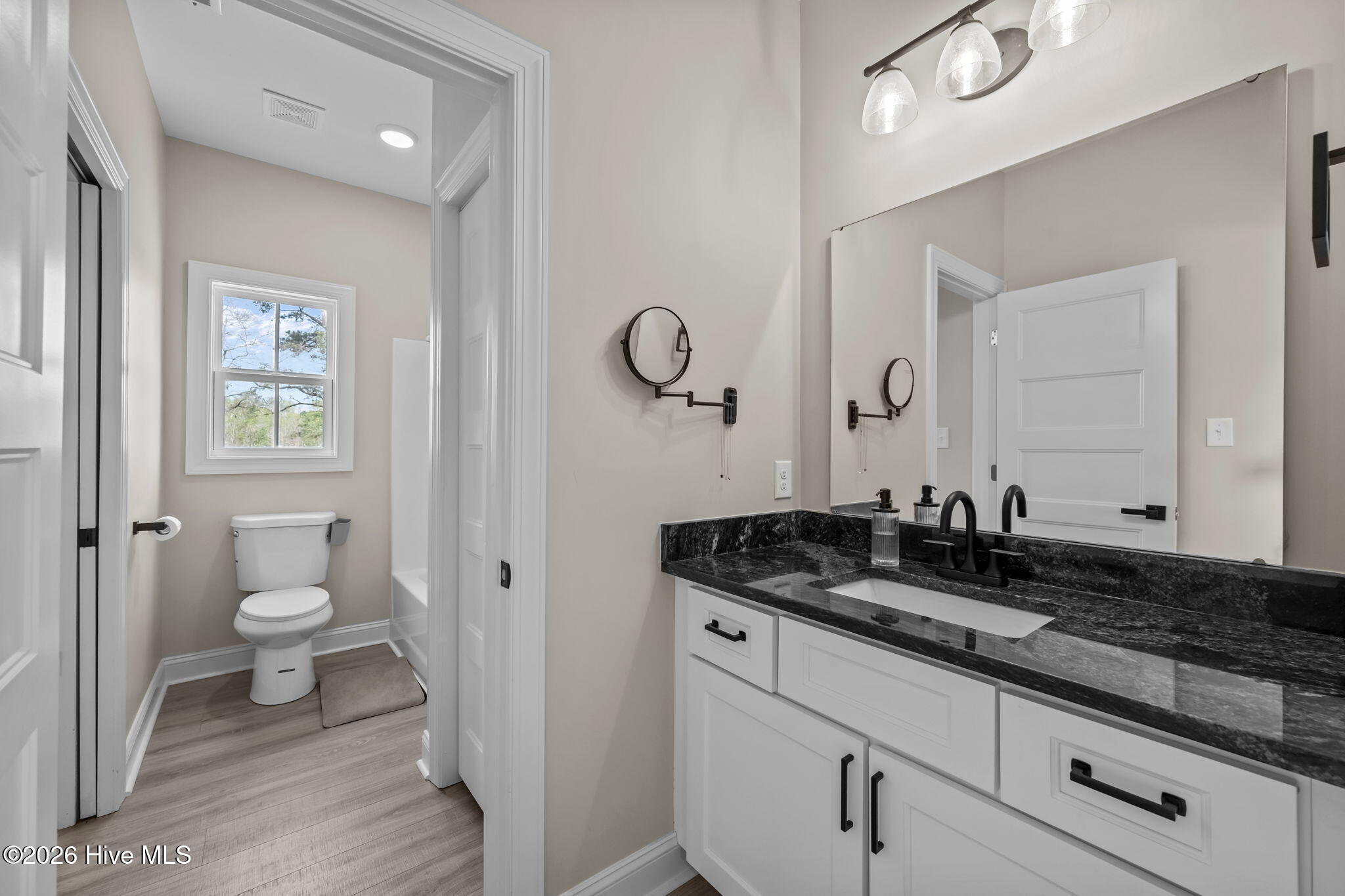 100564402 | Photo 27