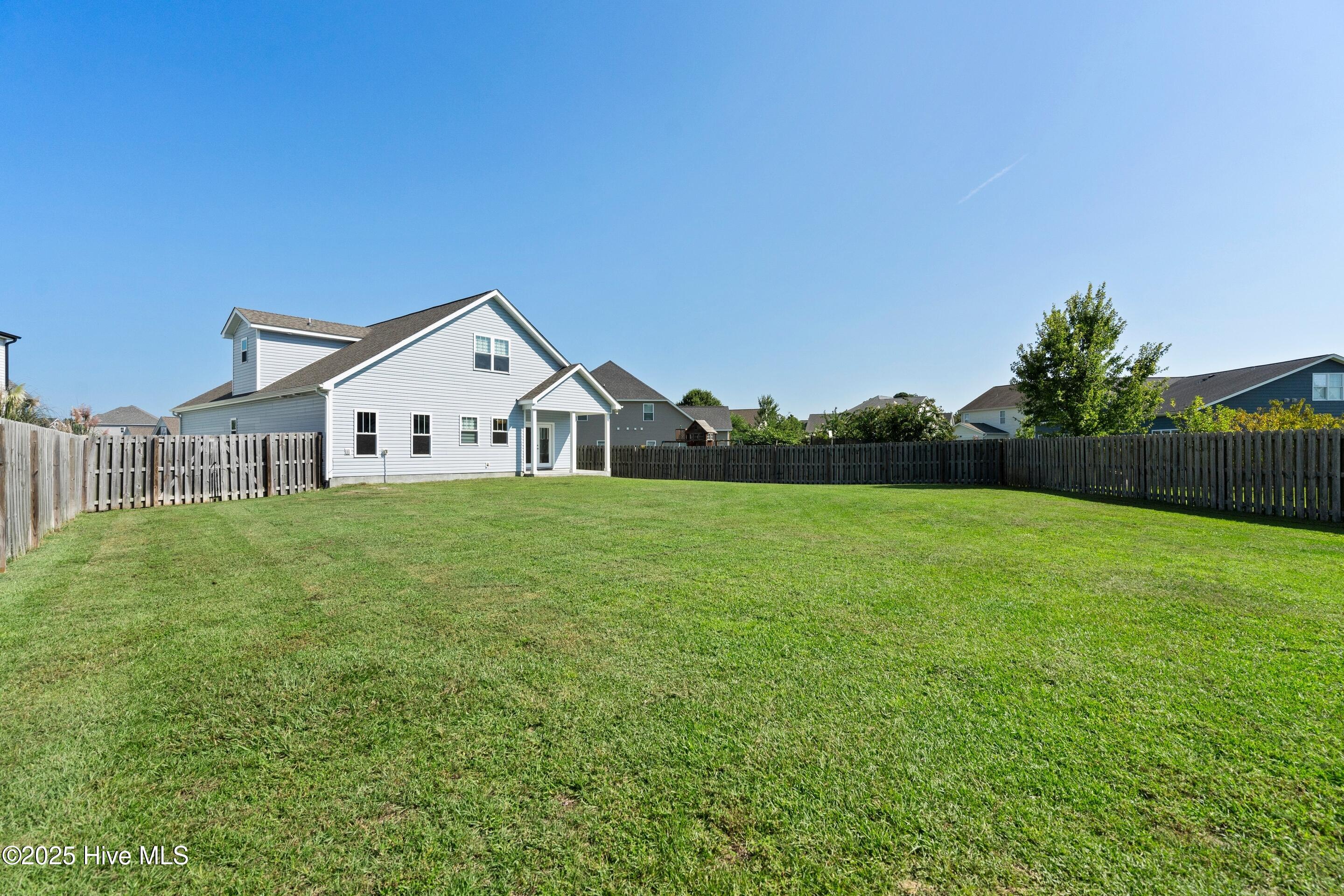 100527219 | Photo 51