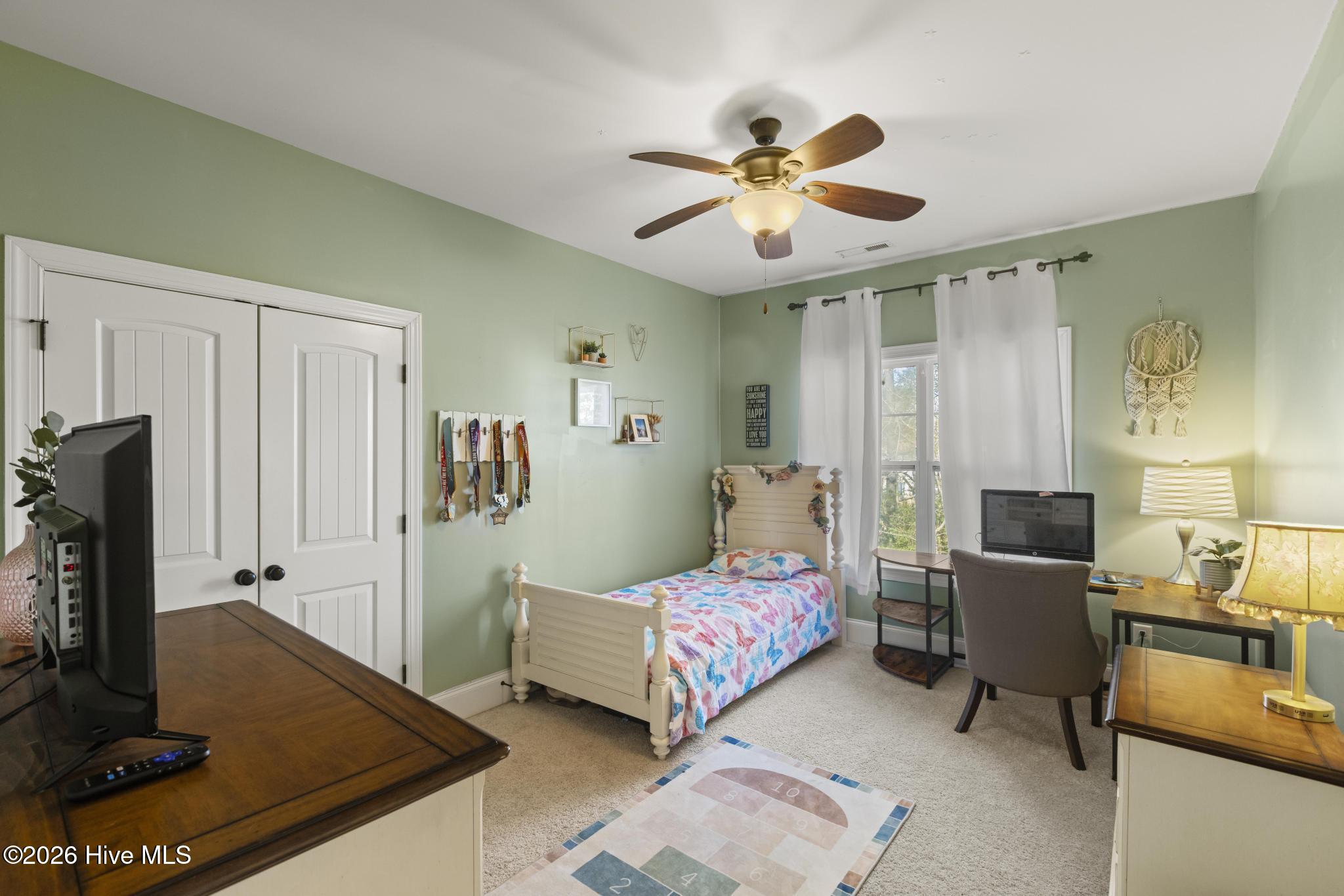 100555770 | Photo 40