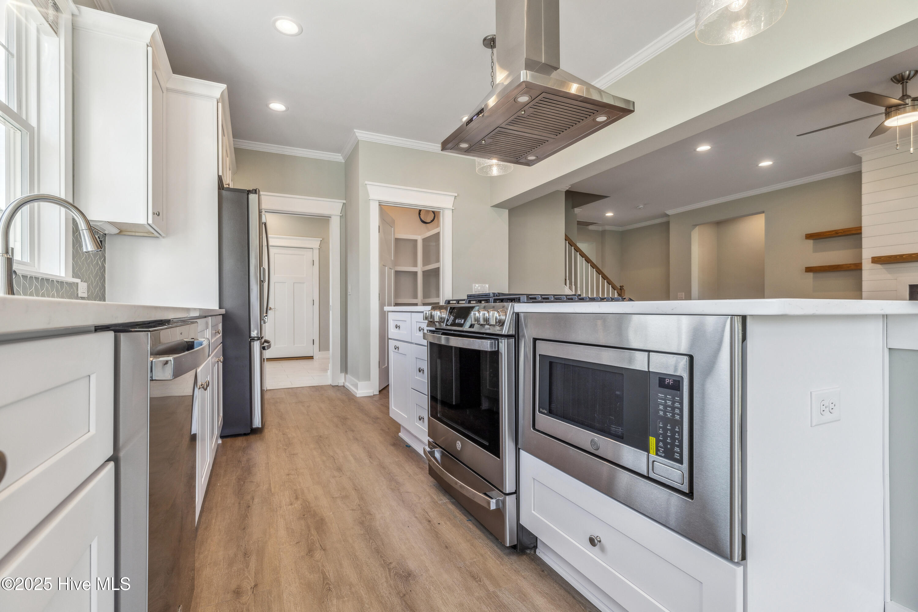 100558454 | Photo 28