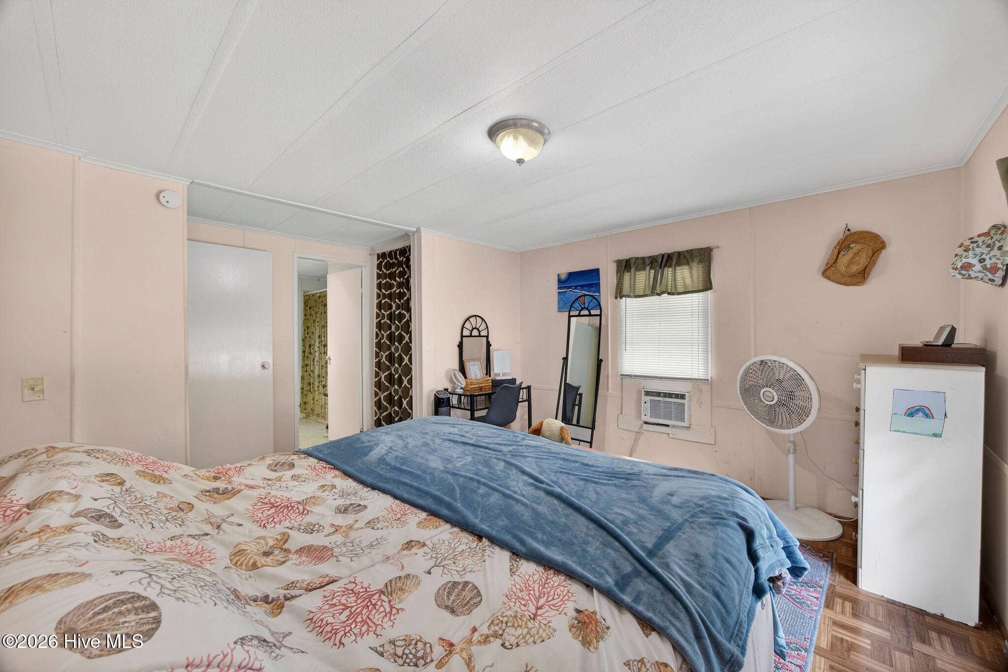 100566333 | Photo 22