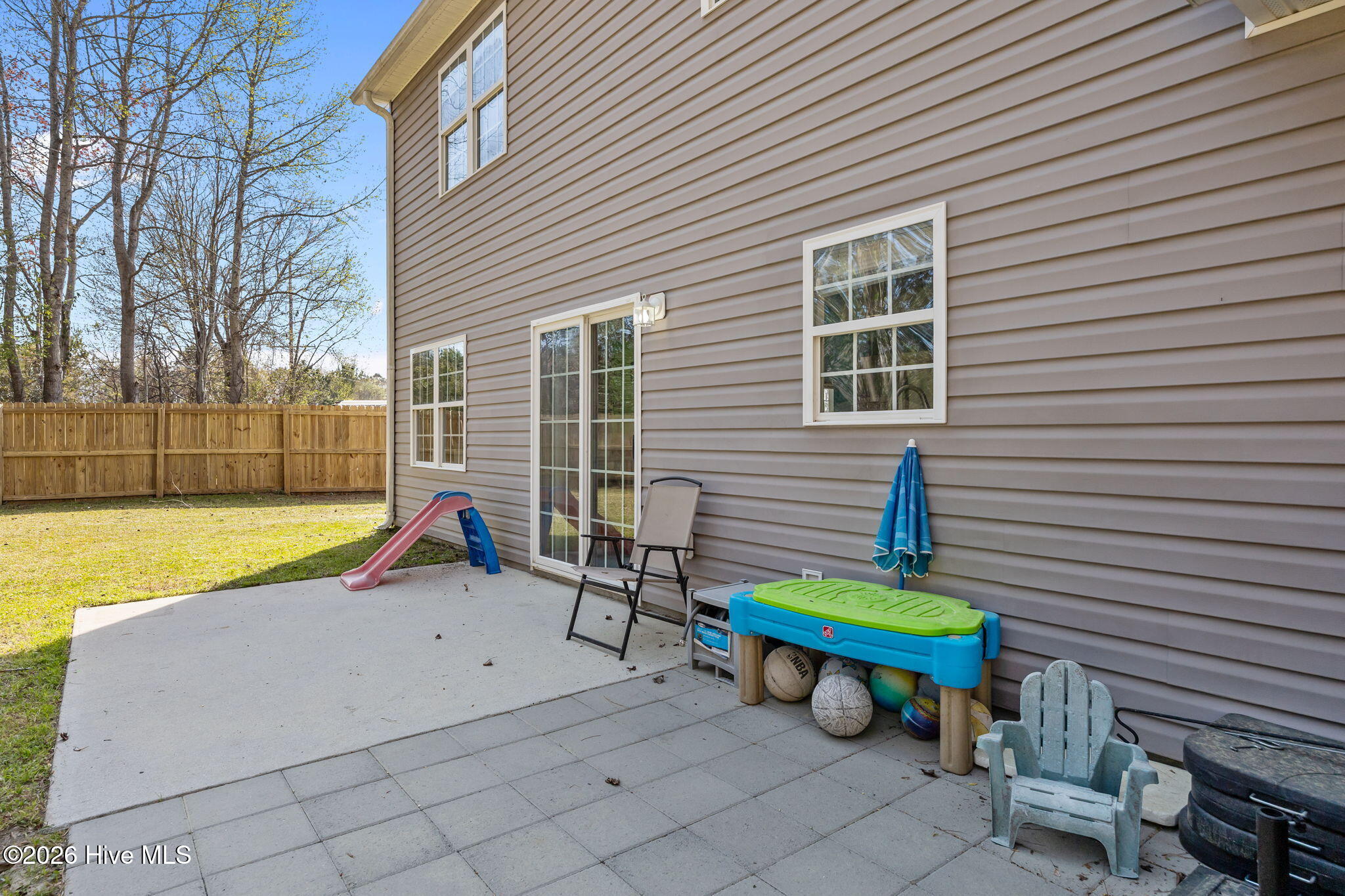 100568127 | Photo 49