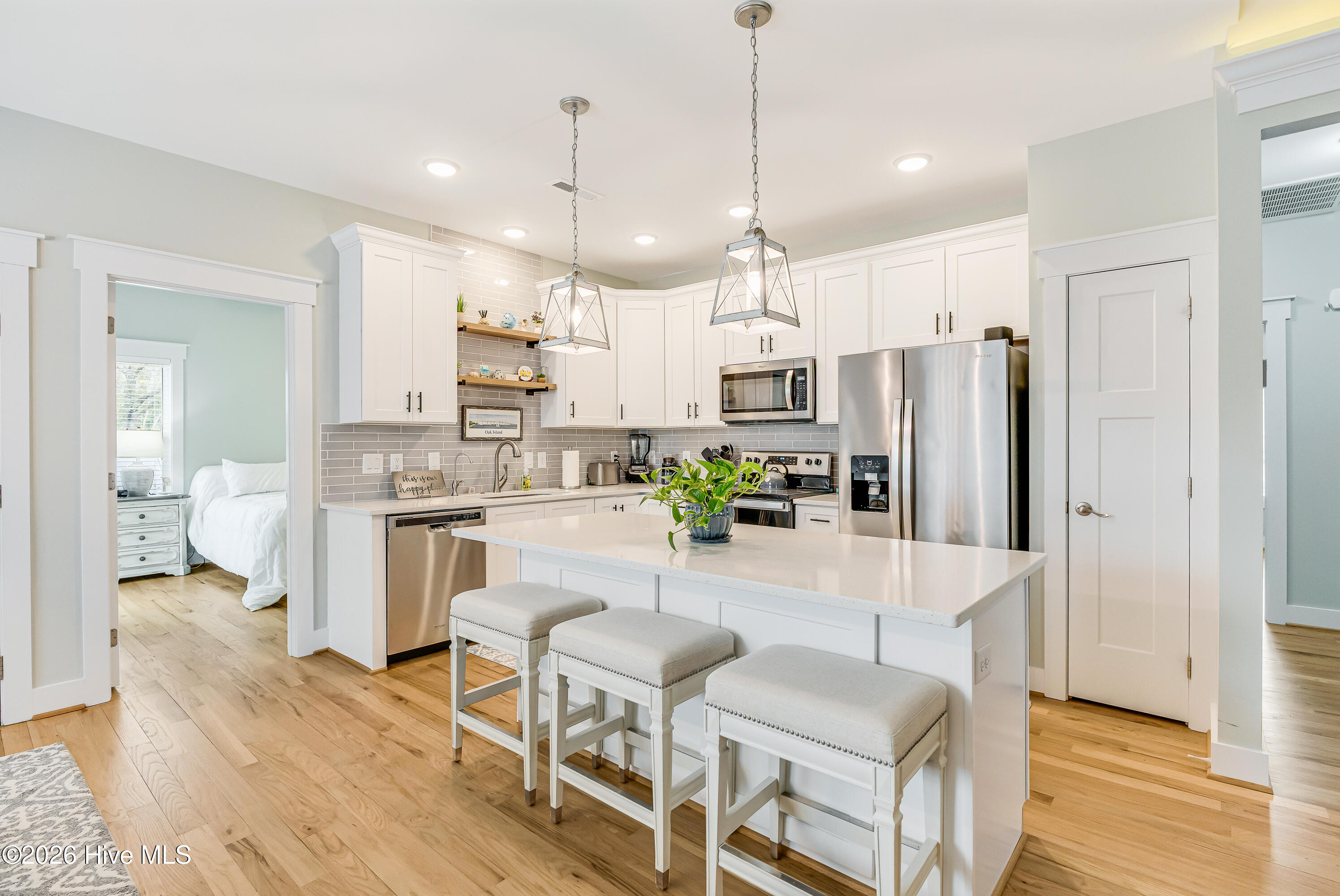 100554895 | Photo 16