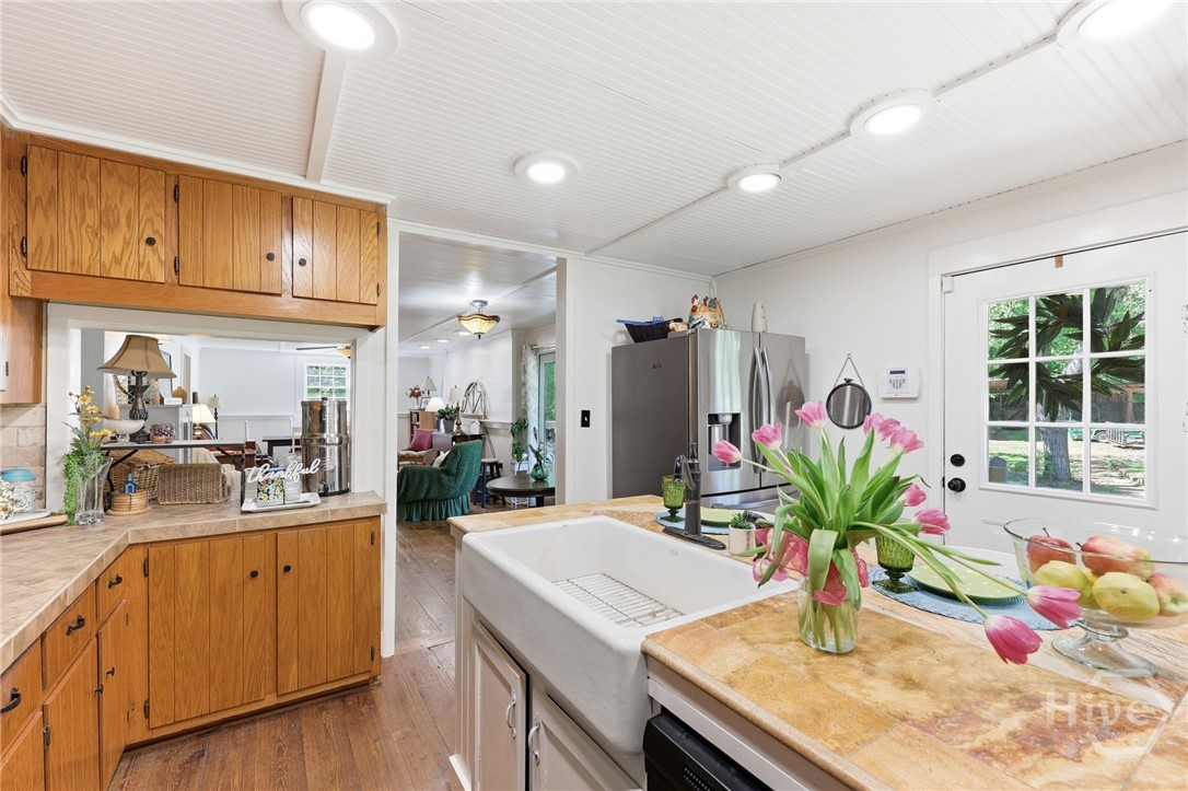 Farmhouse sink