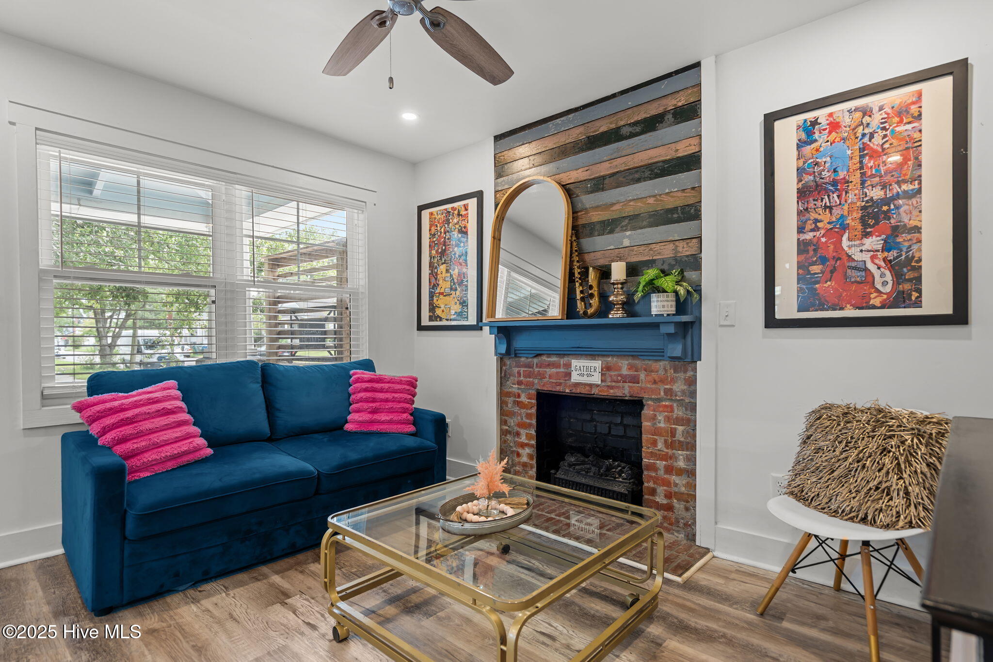 100525680 | Photo 12