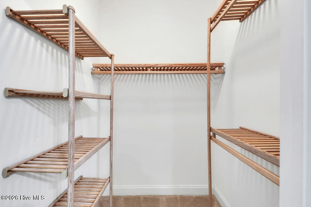 100558712 | Photo 24