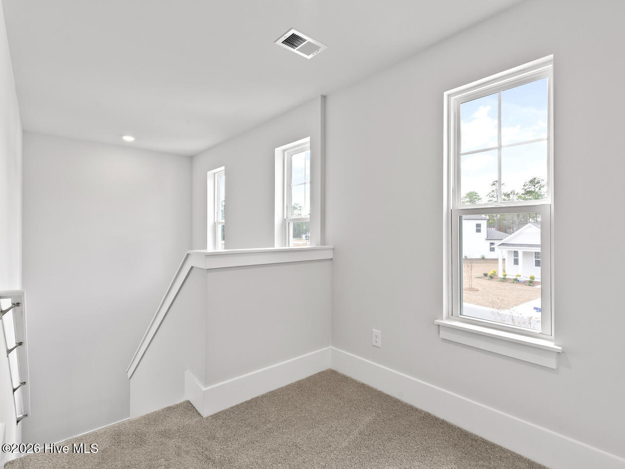 100557631 | Photo 28