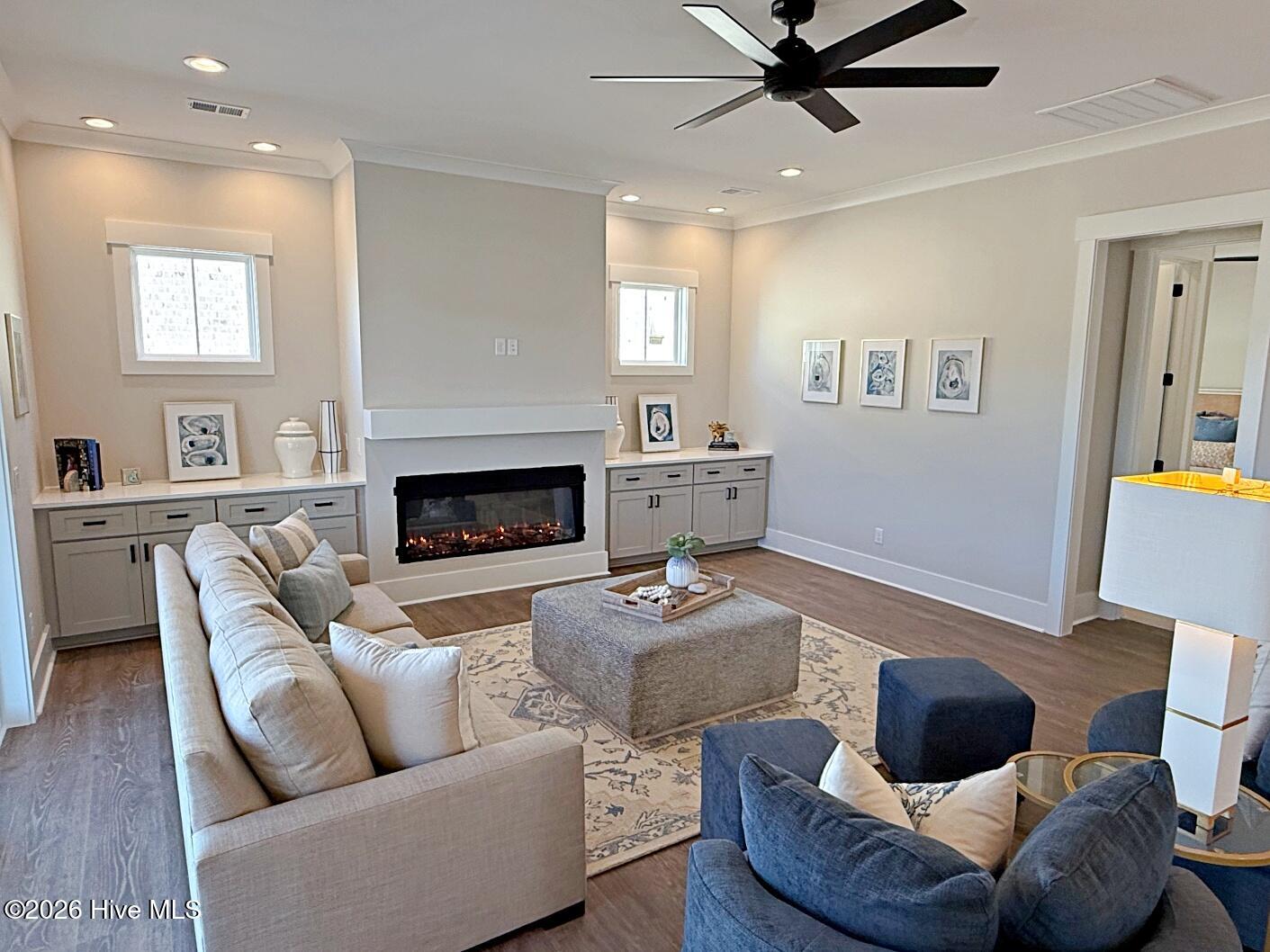 100553338 | Photo 16