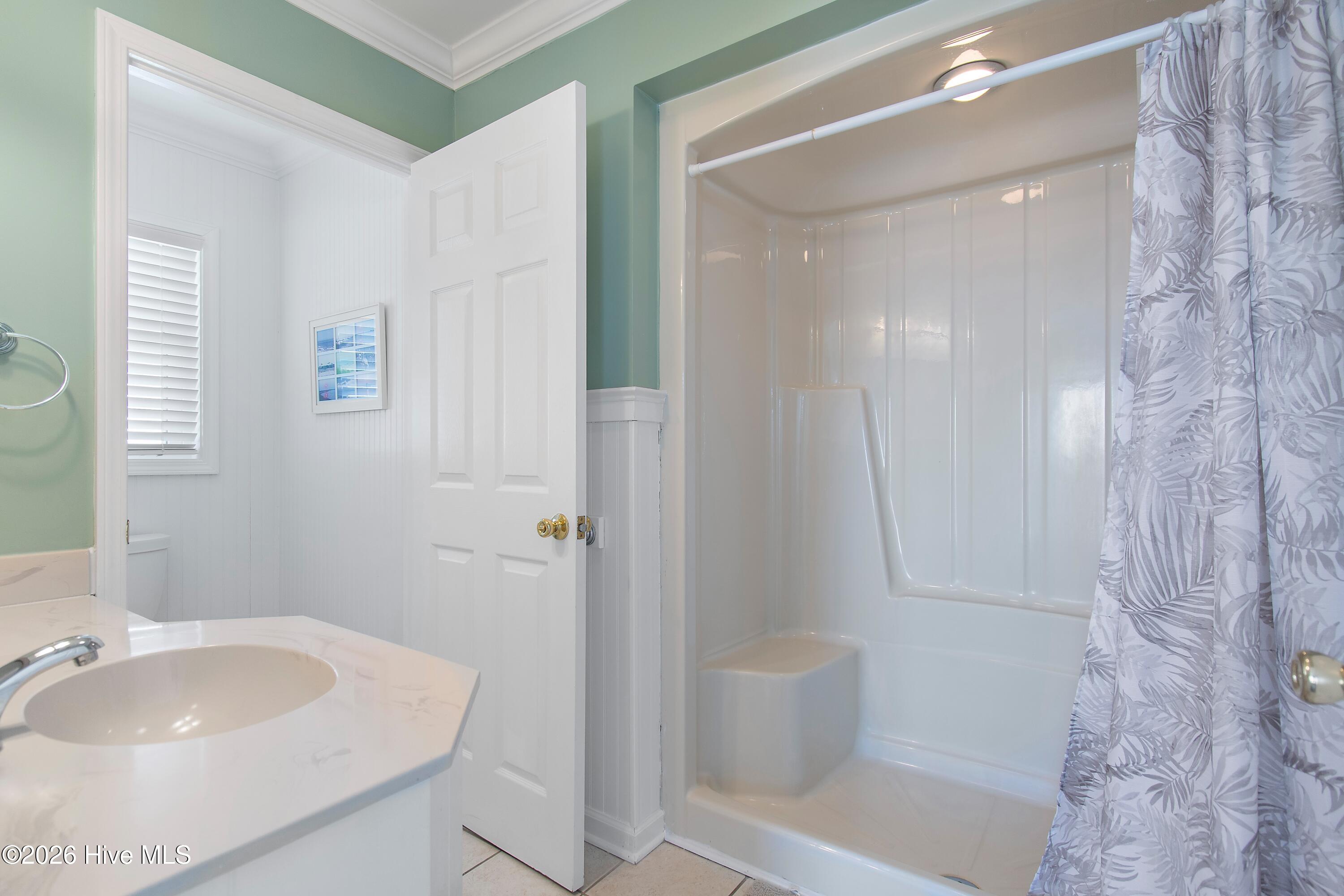 100566525 | Photo 44