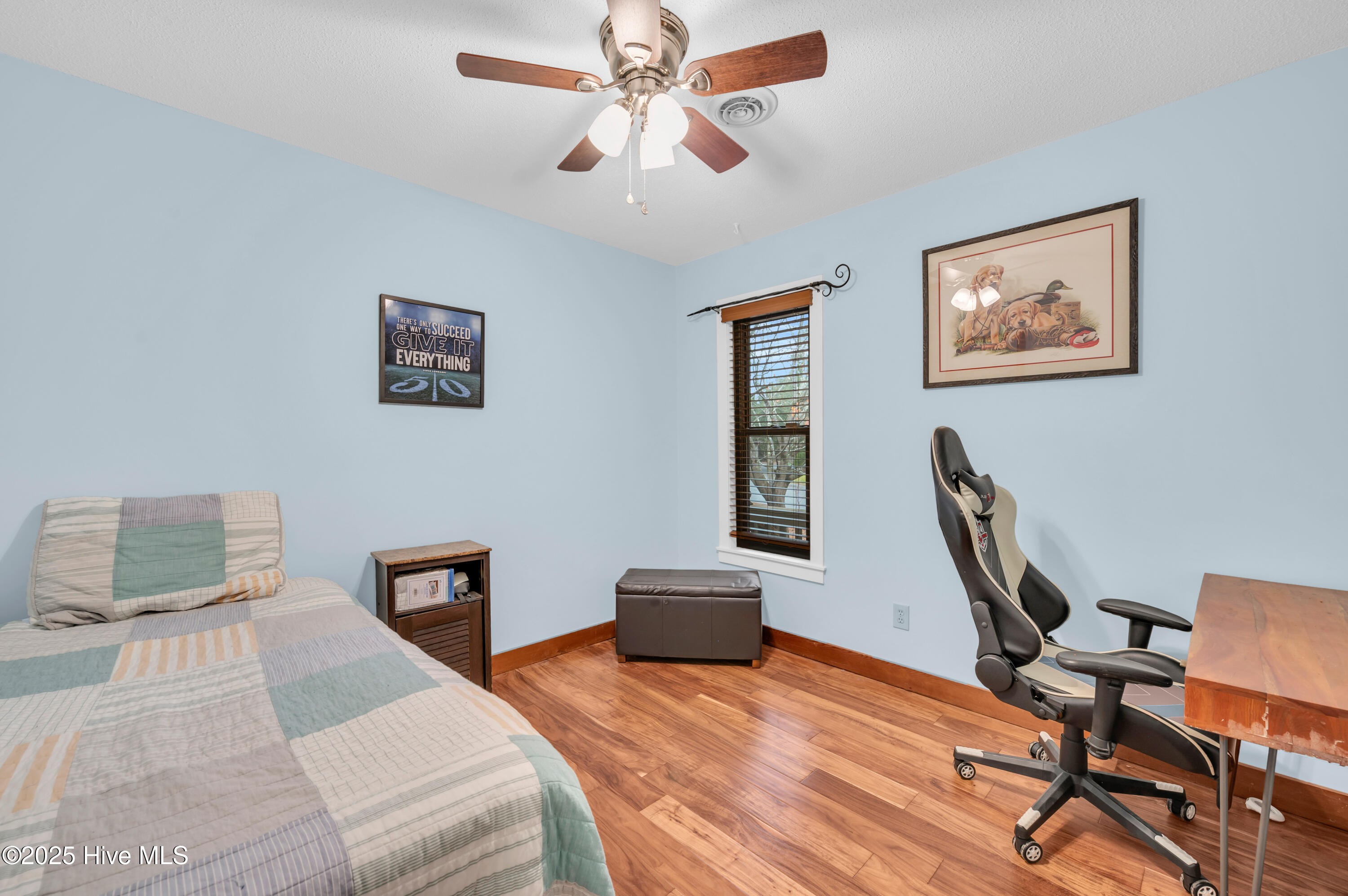 100546330 | Photo 24