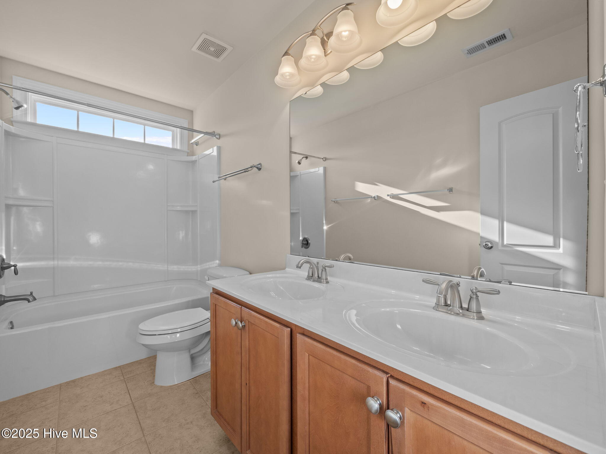 100545403 | Photo 31