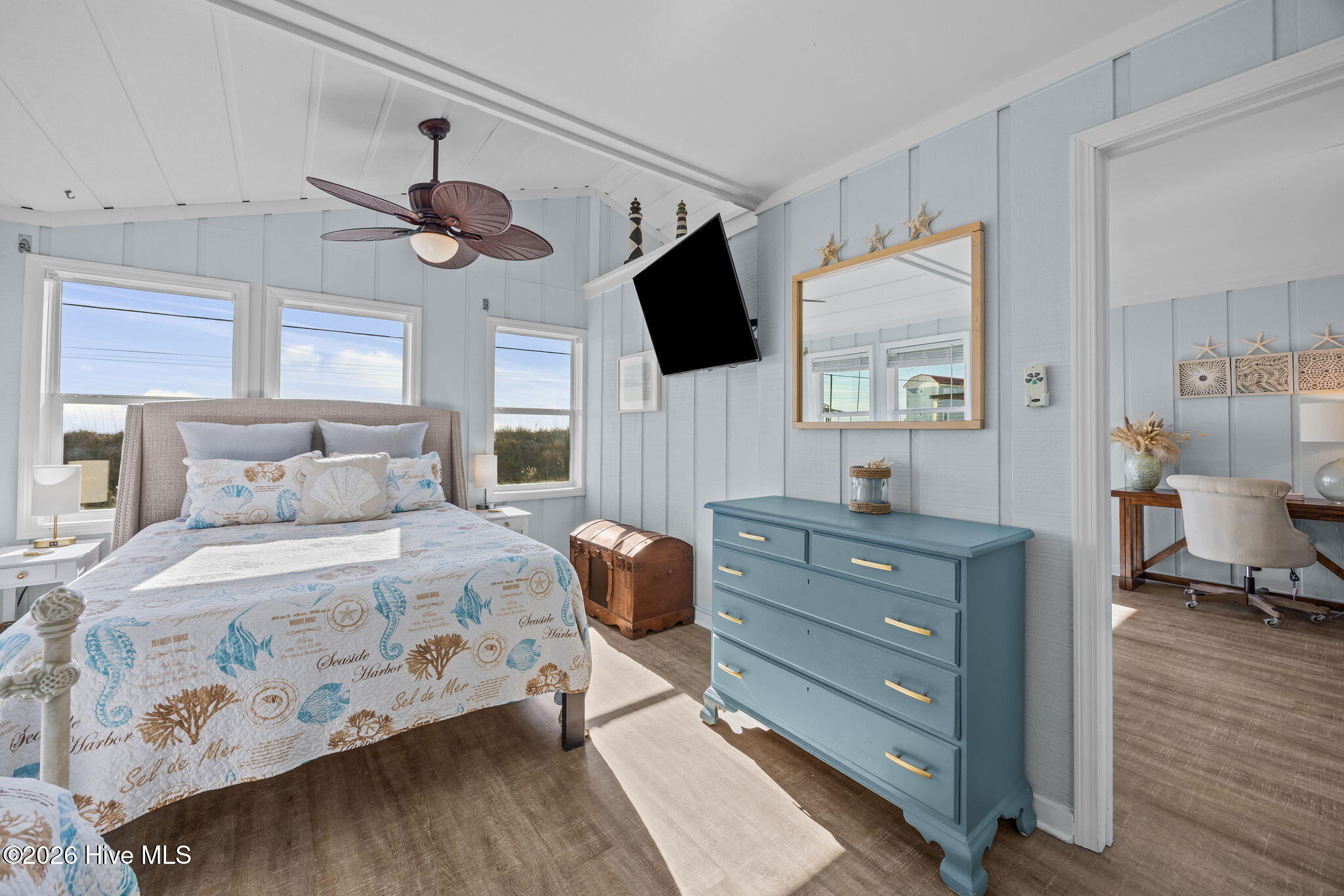 100549988 | Photo 15