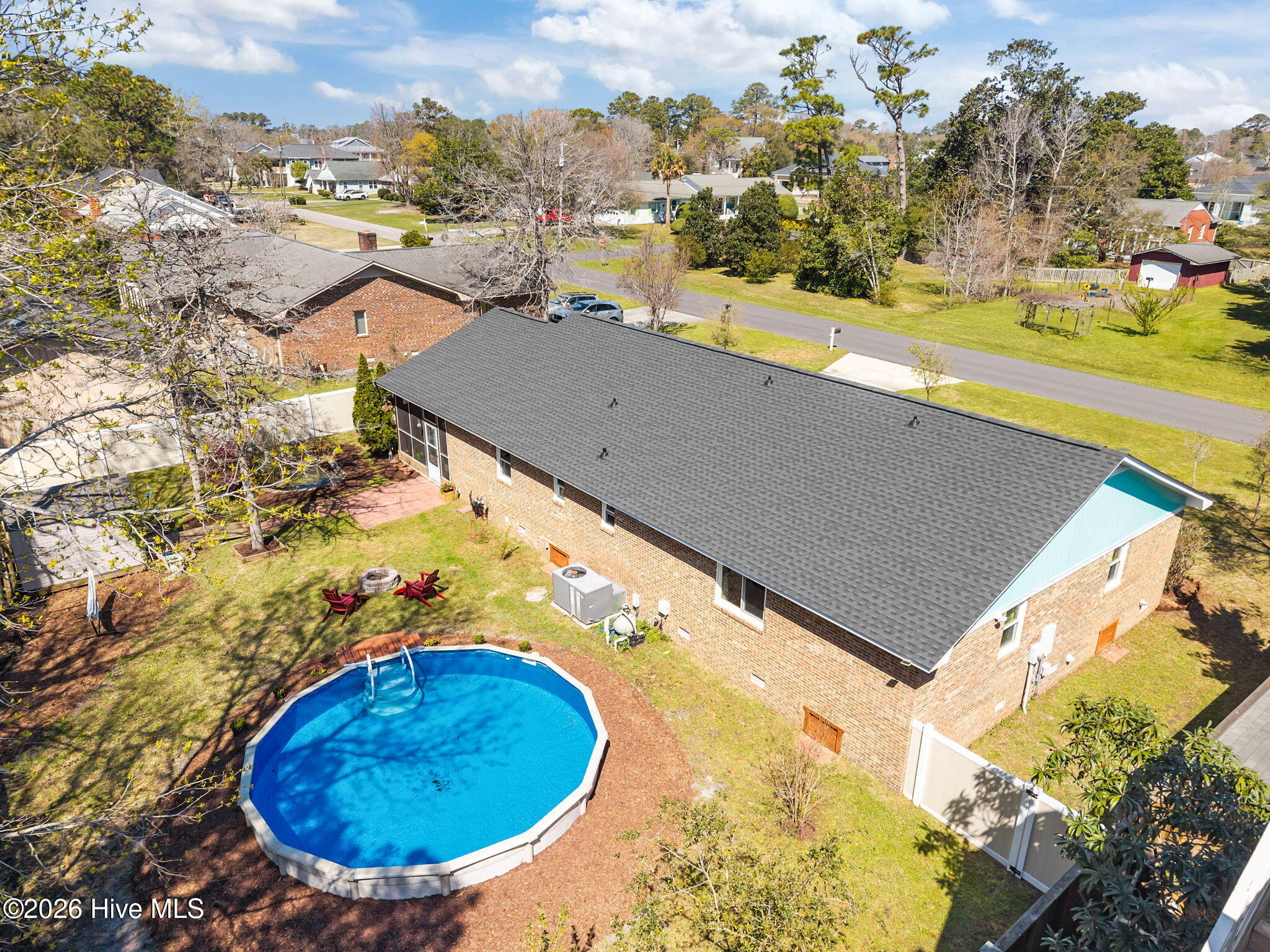 100569191 | Photo 46